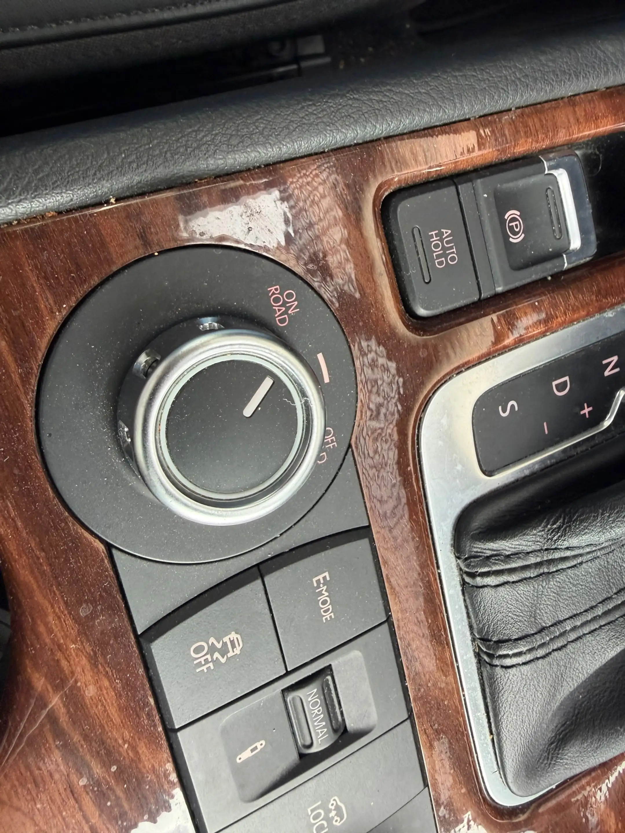 Volkswagen Touareg 3.0 TSI Hybrid Highline — photo 24