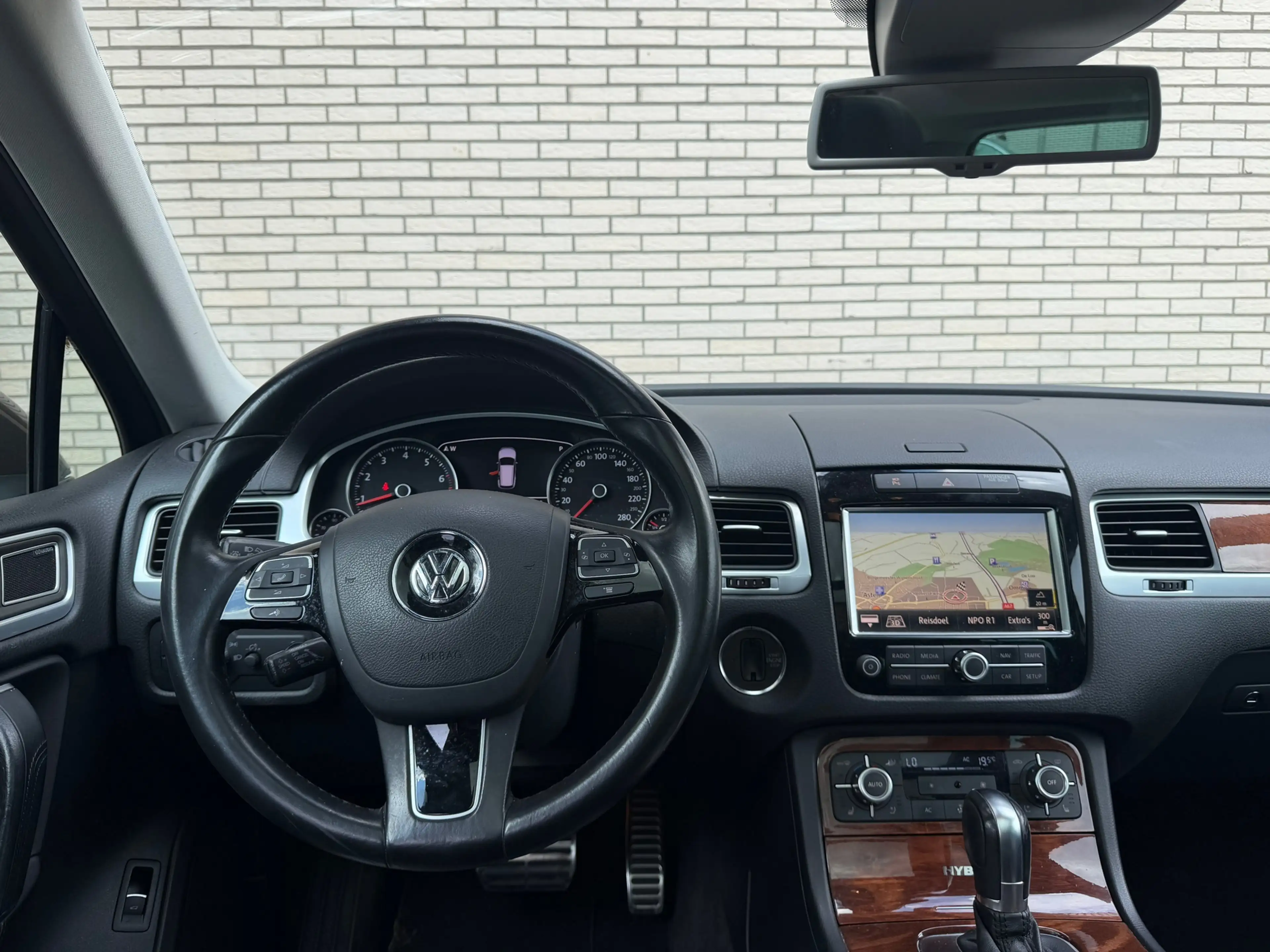 Volkswagen Touareg 3.0 TSI Hybrid Highline — photo 4