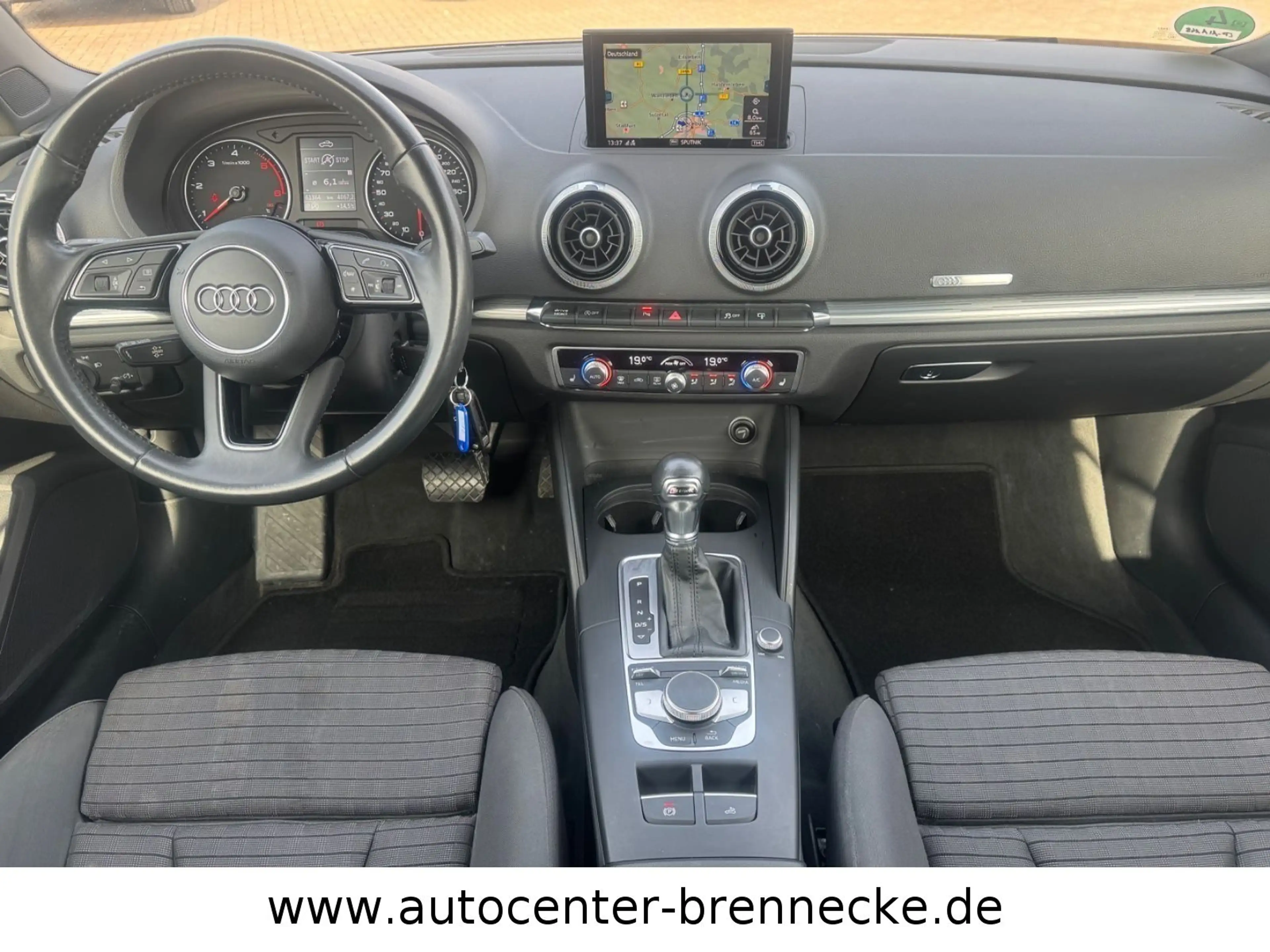 Audi A3 Cabriolet Sport*Automatik*Bi-Xenon*PDC* — photo 9