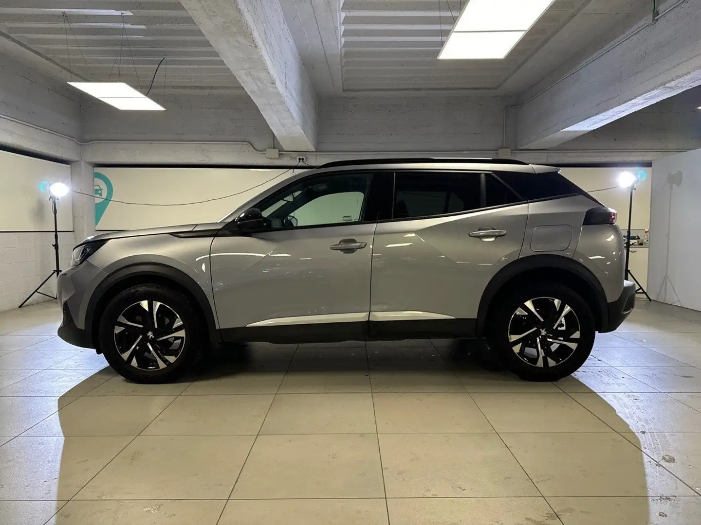 Peugeot 2008 PureTech 100 Allure Pack S/S Gris - 2