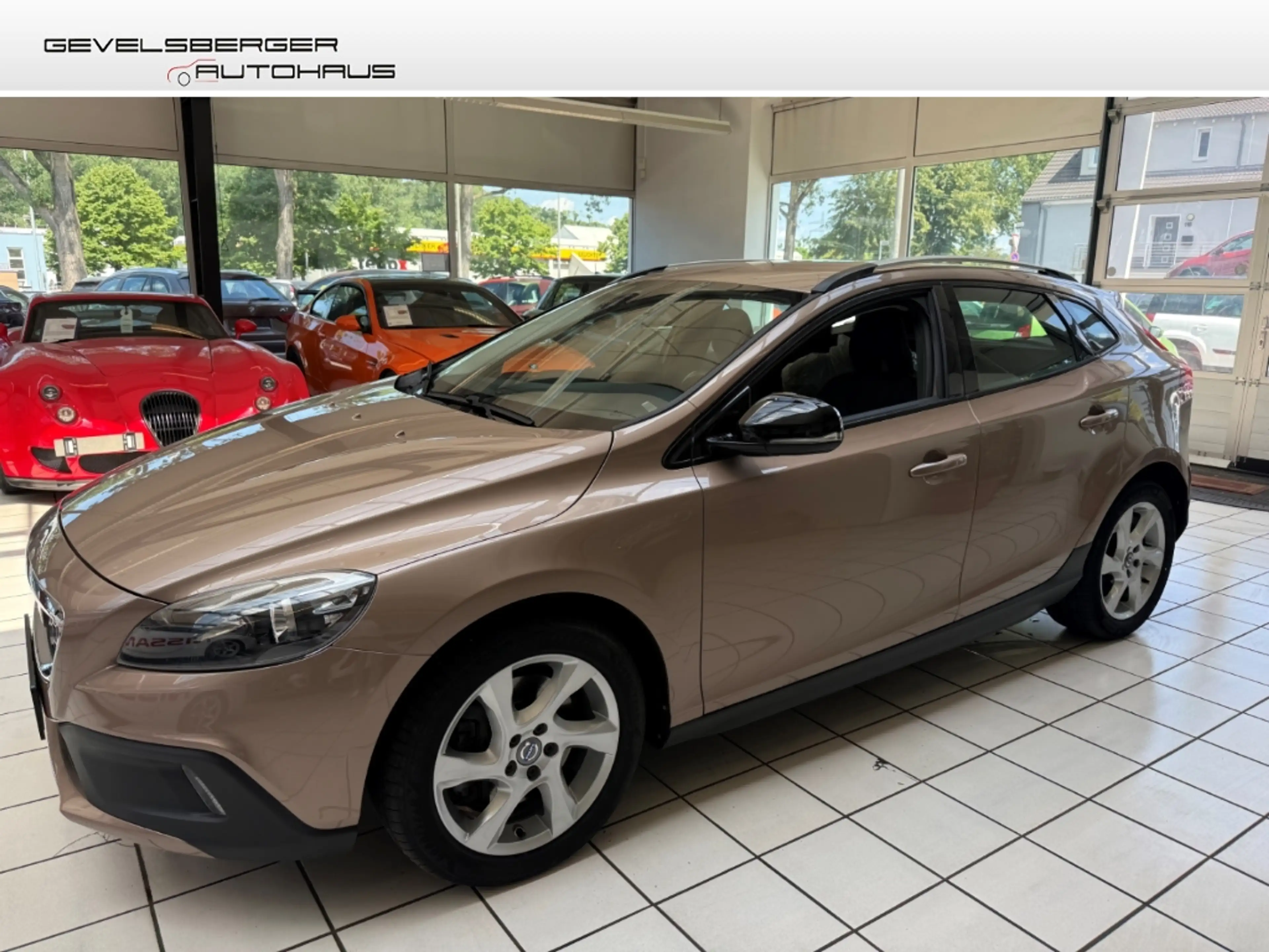 Volvo V40 Cross Country Momentum AWD Automatik