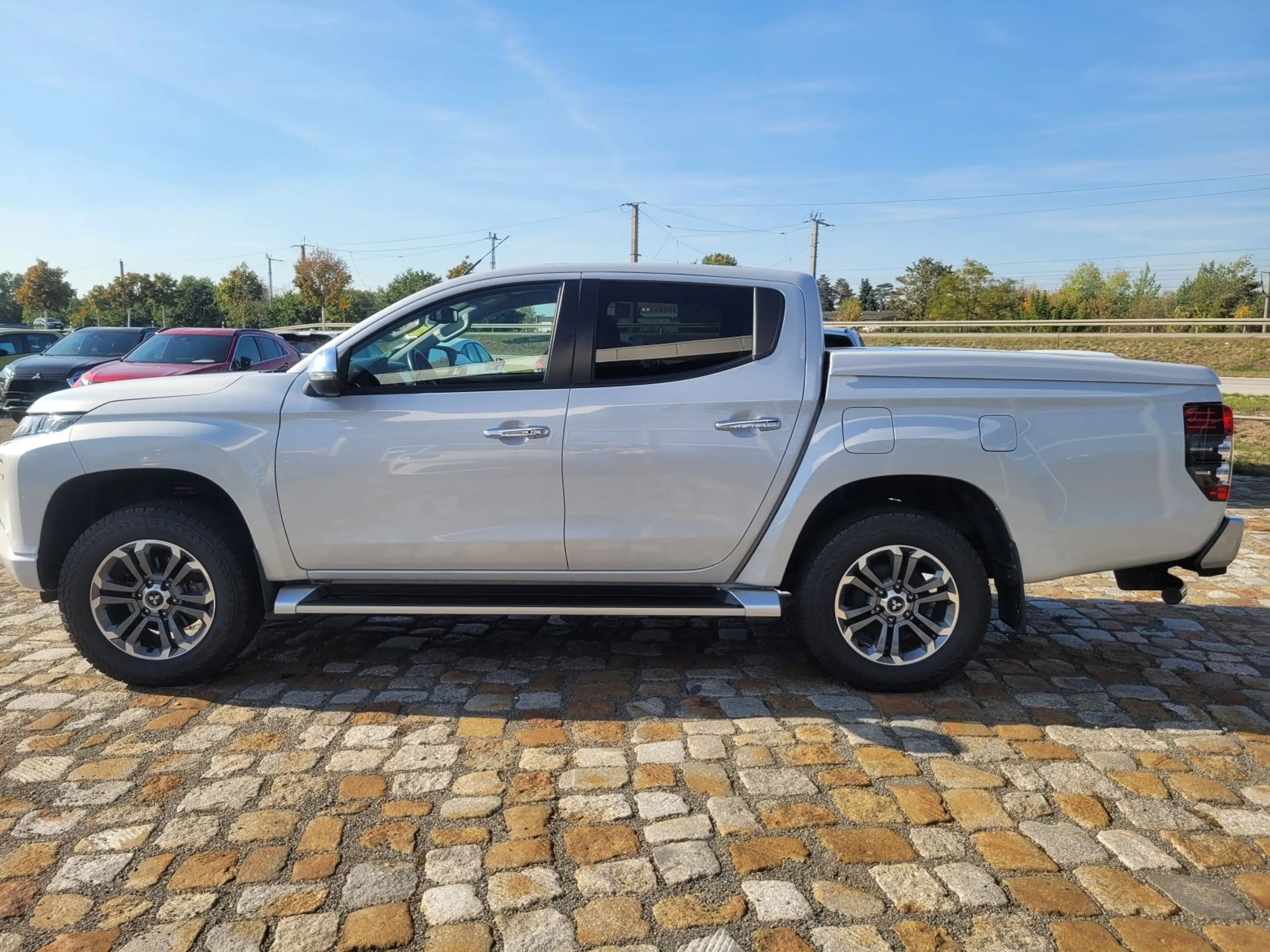 Mitsubishi L200 L 200 4x4 2,2 DI-D Top Doppelkabine 4x4 2.2 DI-D E — photo 3