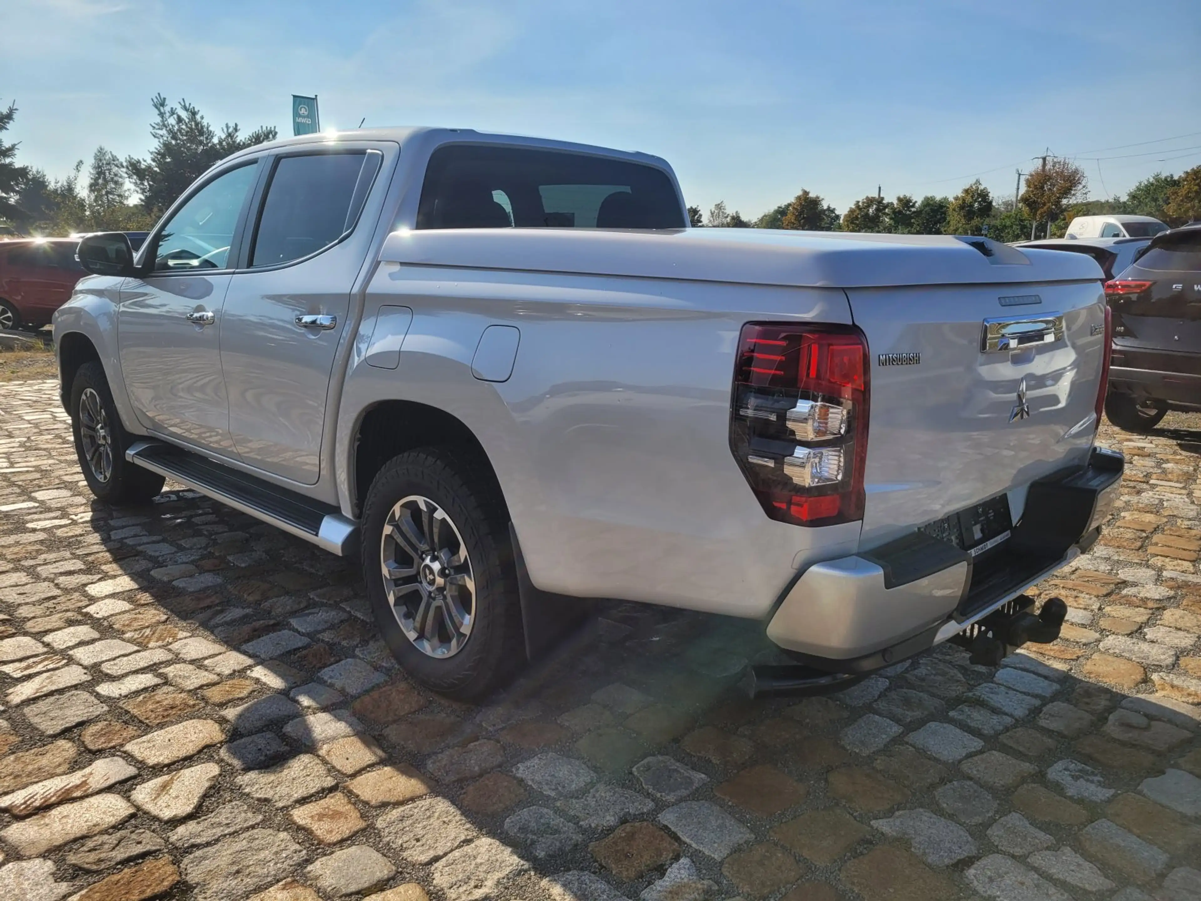 Mitsubishi L200 L 200 4x4 2,2 DI-D Top Doppelkabine 4x4 2.2 DI-D E — photo 4