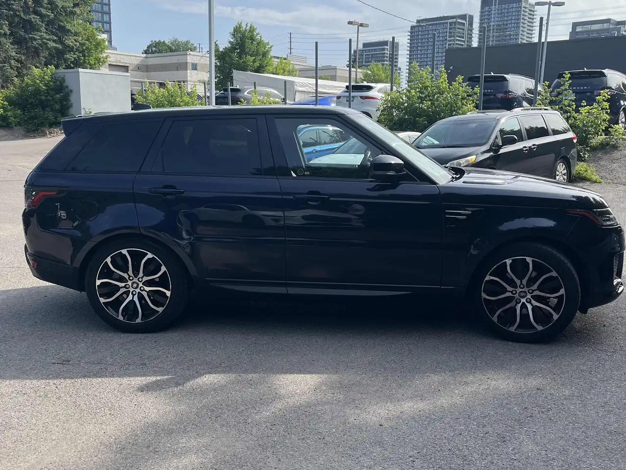 Land Rover Range Rover Sport photo Land Rover Range Rover Sport