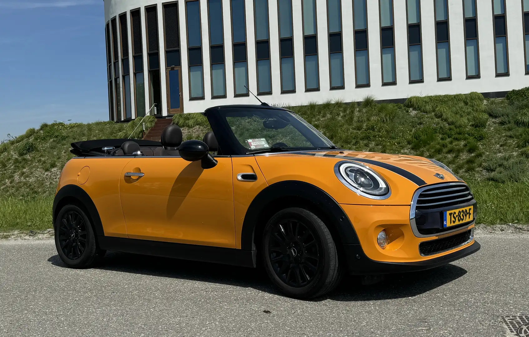 MINI Cooper Cabrio (F57) 100KW - Harman Cardon - 1