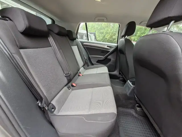 Volkswagen Golf view 13