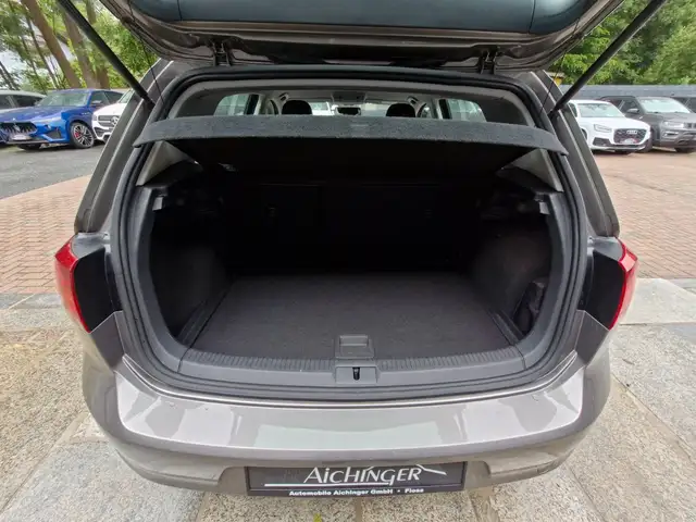 Volkswagen Golf view 14