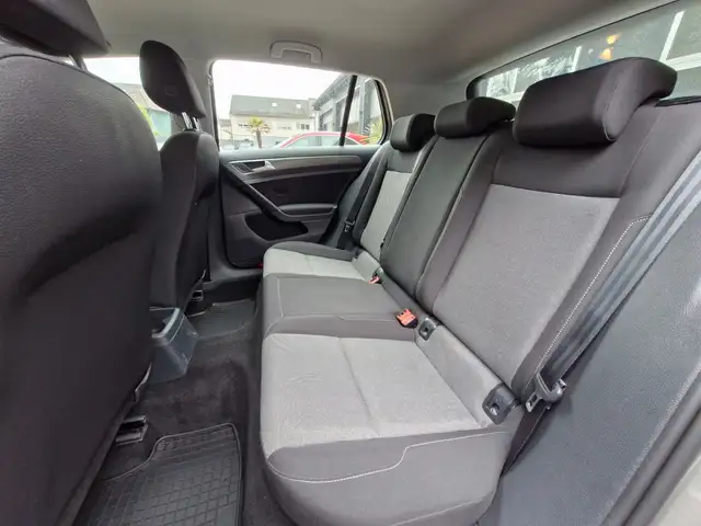 Volkswagen Golf view 15