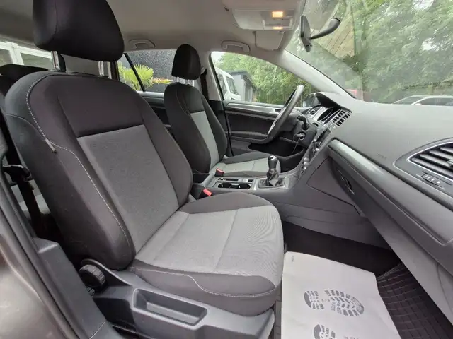Volkswagen Golf view 12