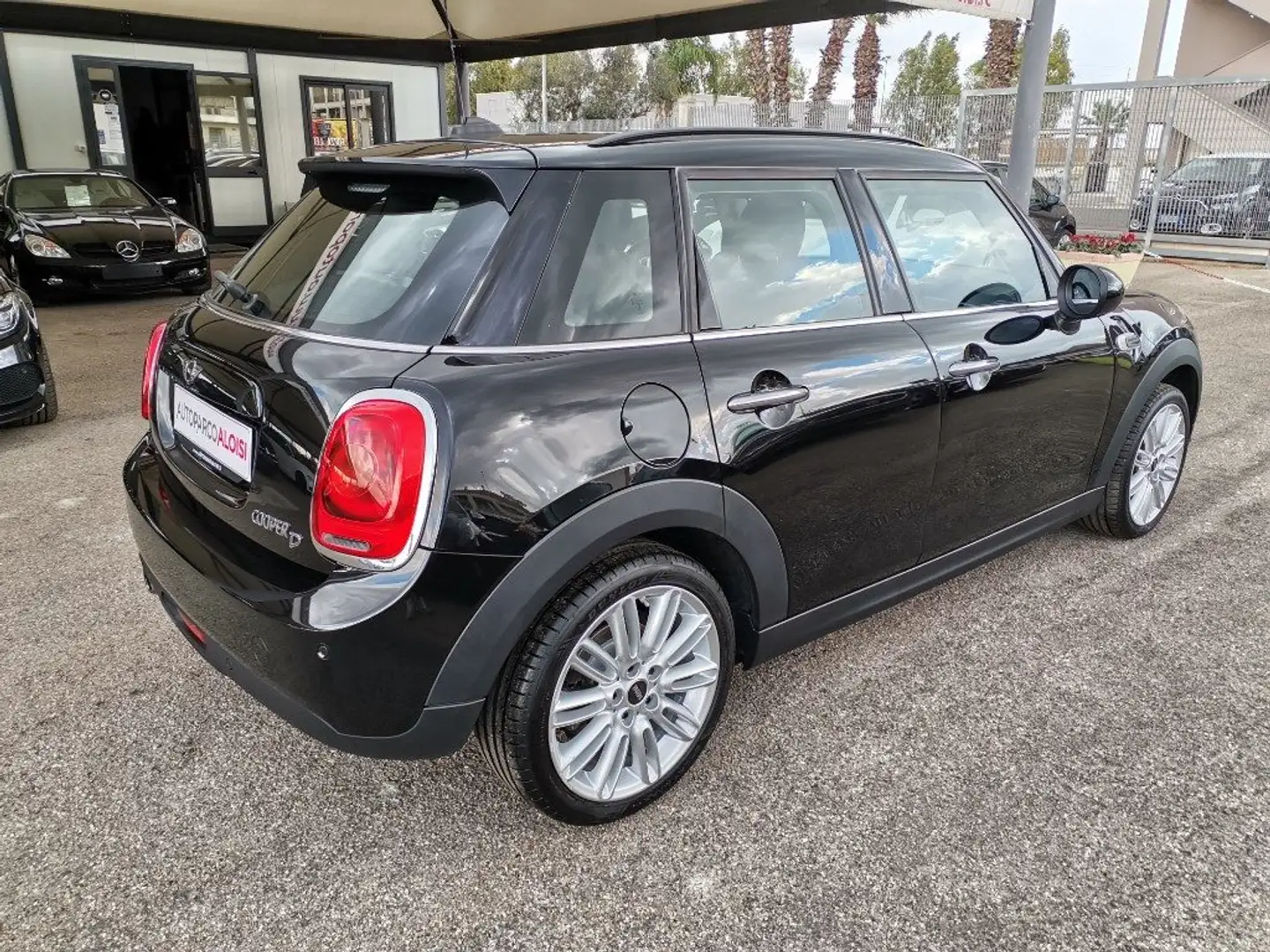 MINI Cooper D 1.5 Cooper D 5 porte Automatica Nero - 2