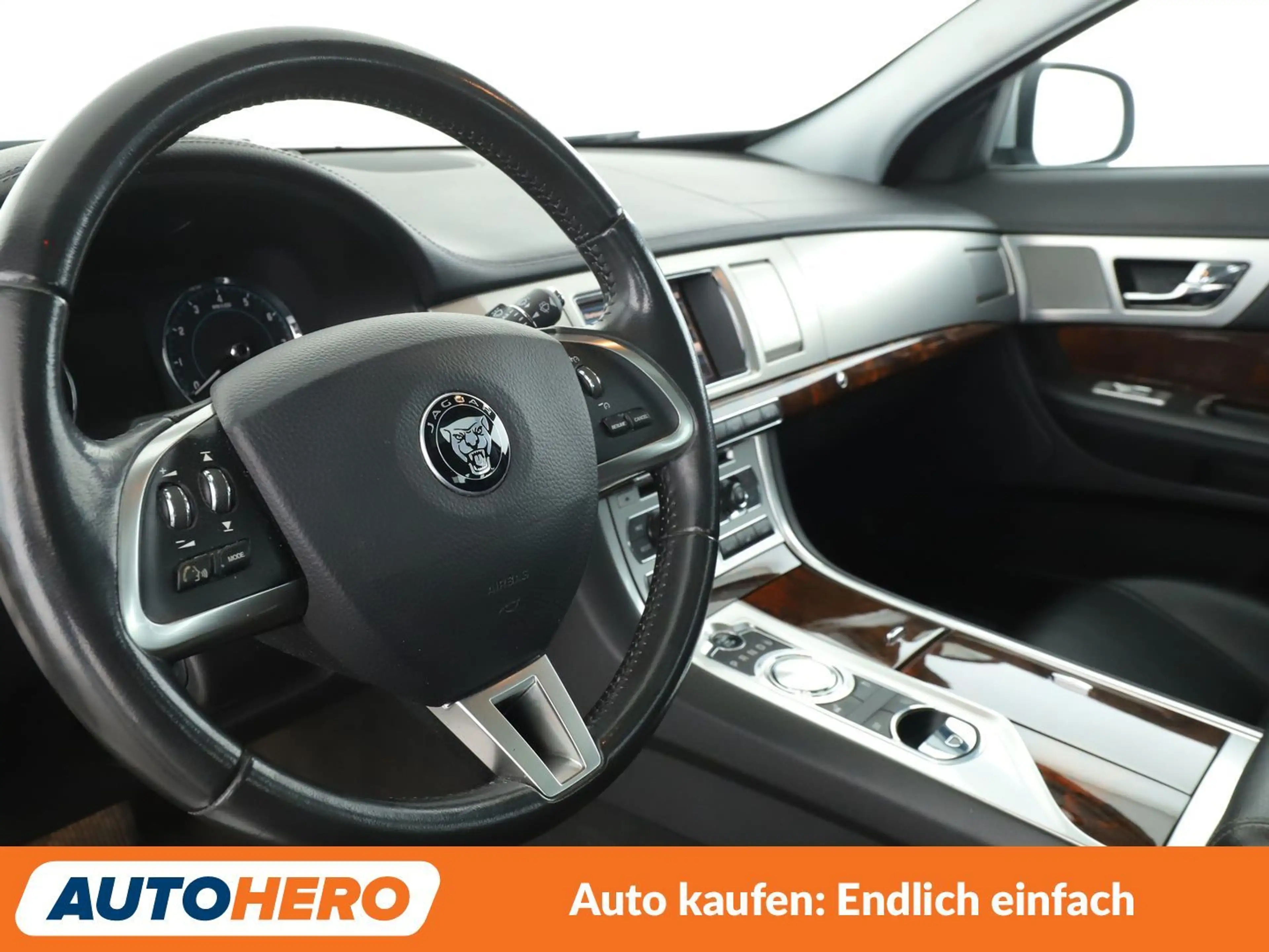 Jaguar XF 3.0 V6 Kompressor AWD Aut.*NAV*TEMP*CAM*PDC*SHZ* — photo 11