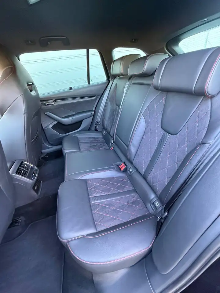Skoda Octavia RS Combi 1.4 TSI iV GARANTIE/CARPLAY/PDC/ADAPTIVE CRUISE/DIGITAL COCKPIT, миниатюра 12