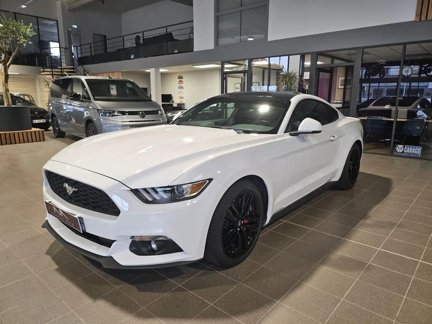 Ford Mustang VI COUPE 2.3 ECOBOOST 317 ECOBOOST Blanc - 1