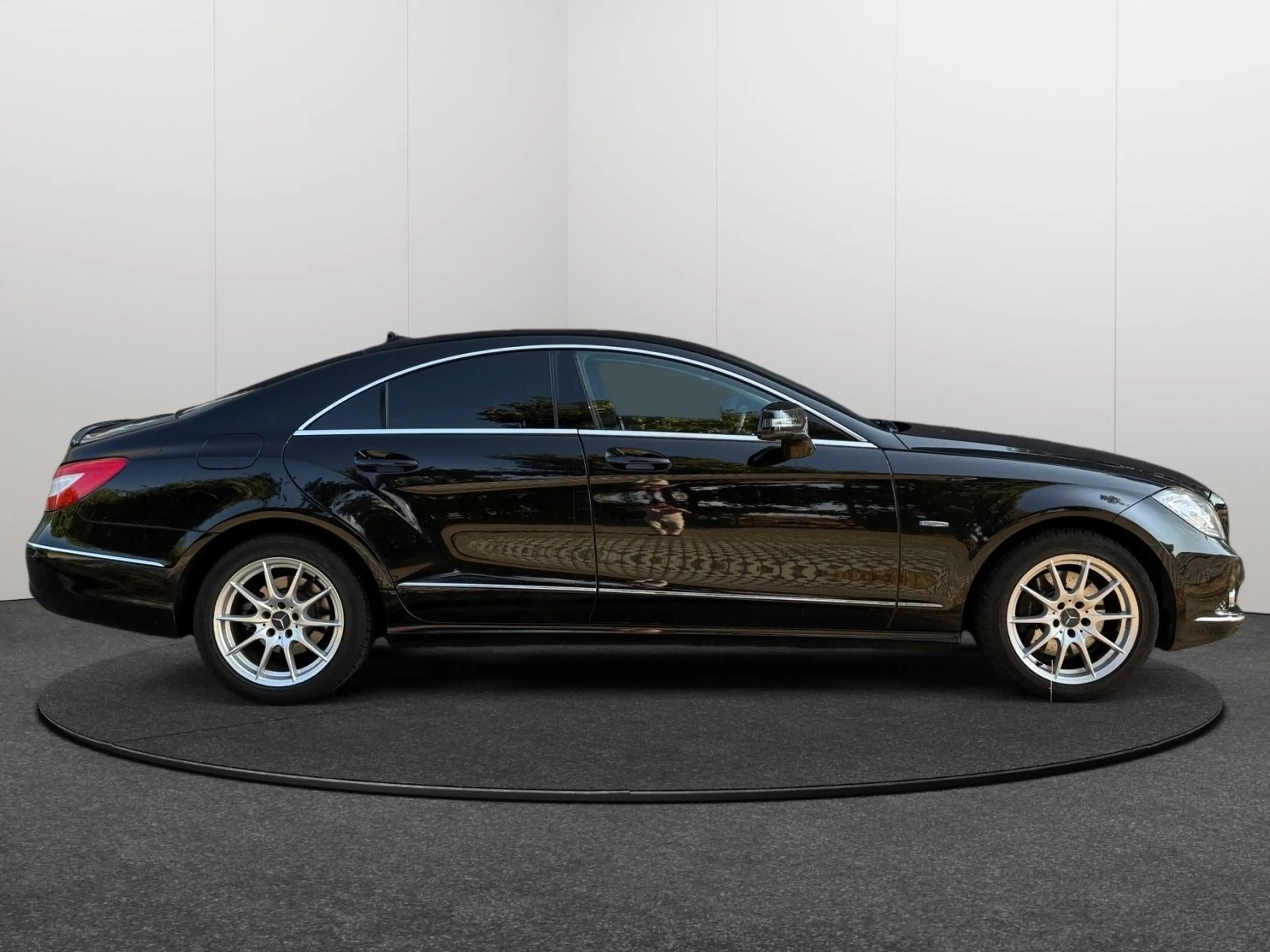 Mercedes-Benz CLS 350 BlueEfficiency — photo 8