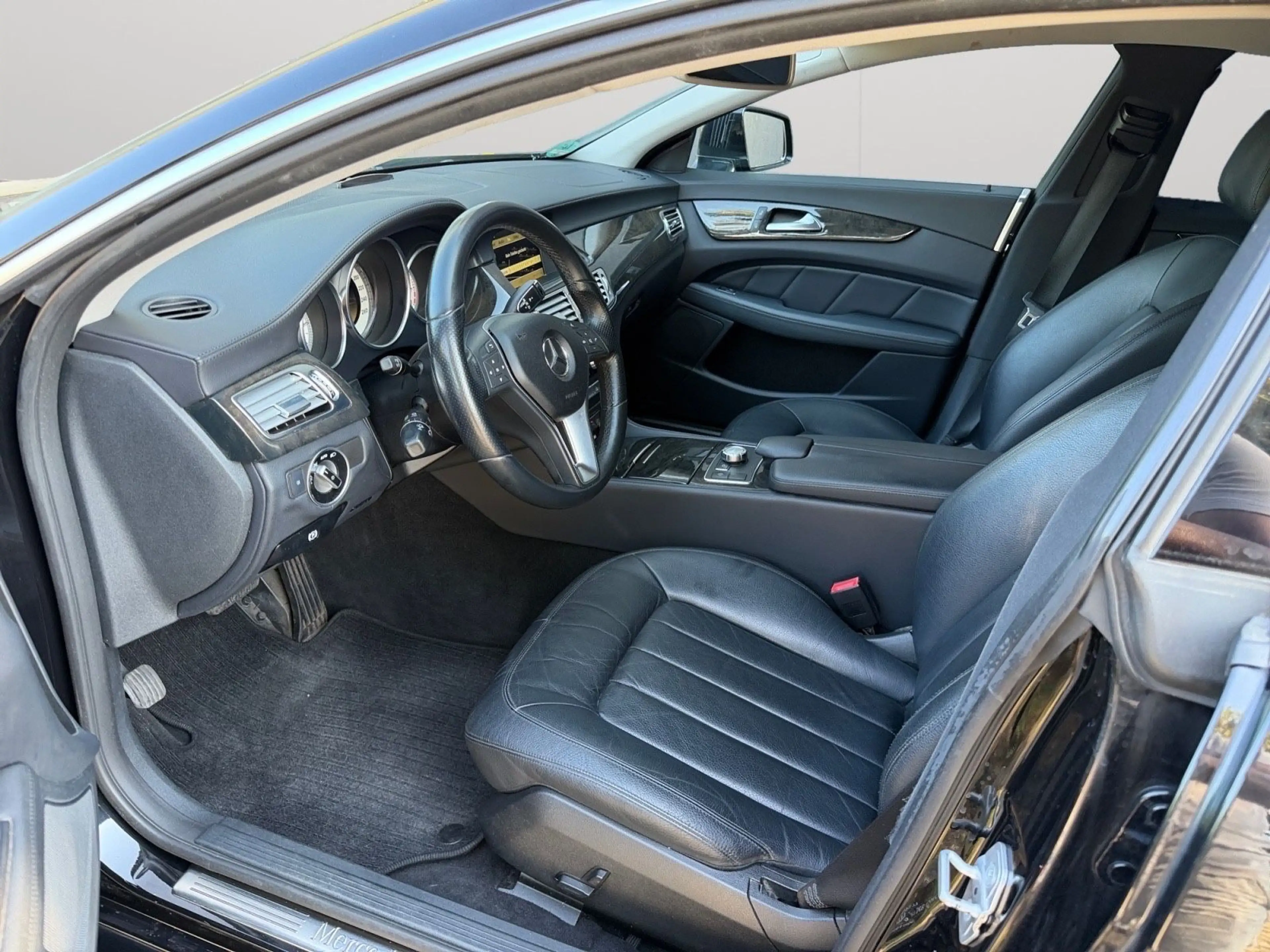 Mercedes-Benz CLS 350 BlueEfficiency — photo 9