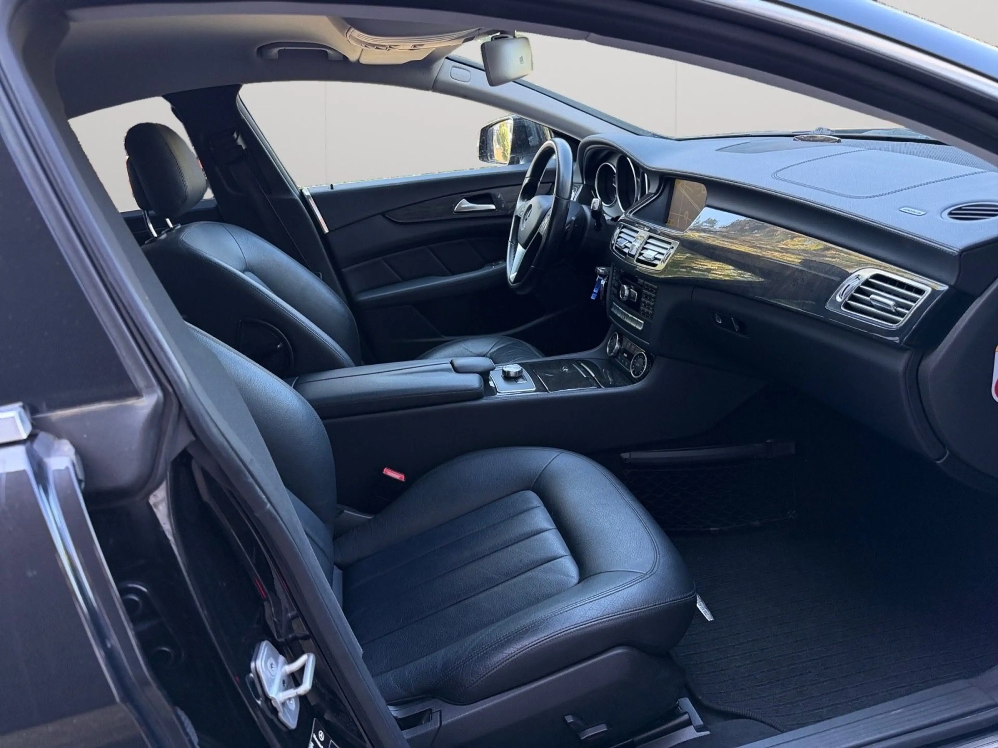 Mercedes-Benz CLS 350 BlueEfficiency — photo 10