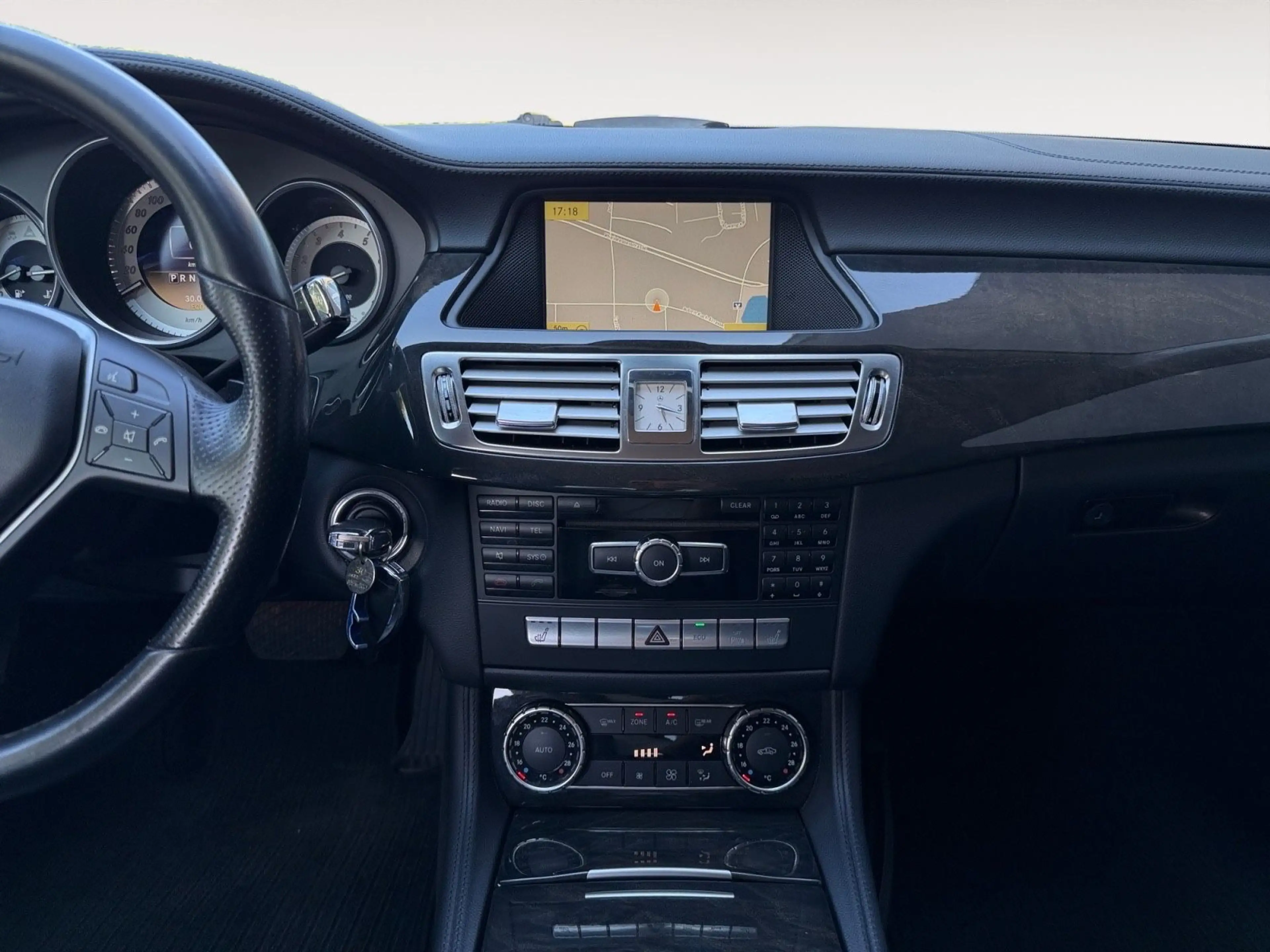 Mercedes-Benz CLS 350 BlueEfficiency — photo 13