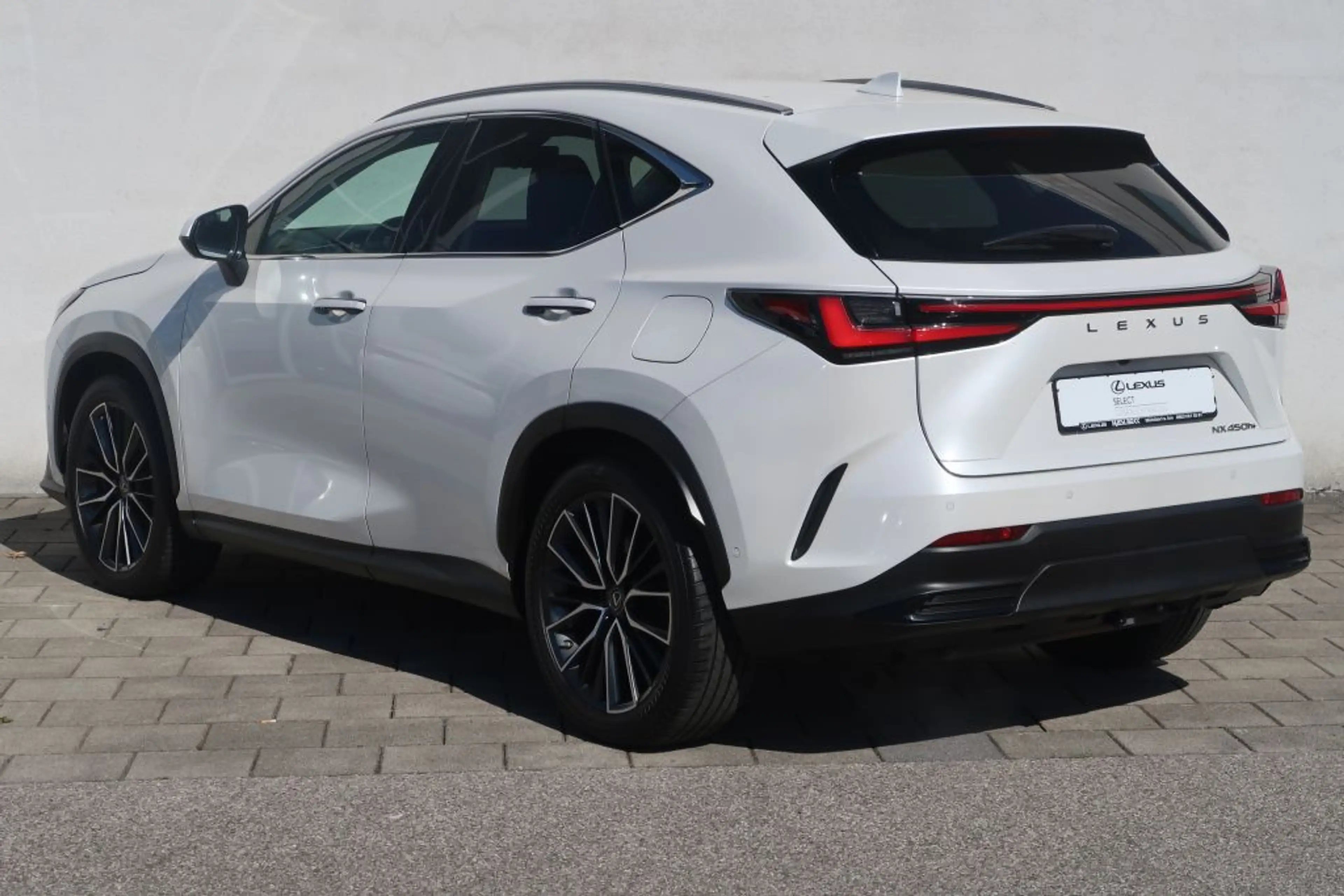 Lexus NX 450h+ E-FOUR Luxury-Paket — photo 6