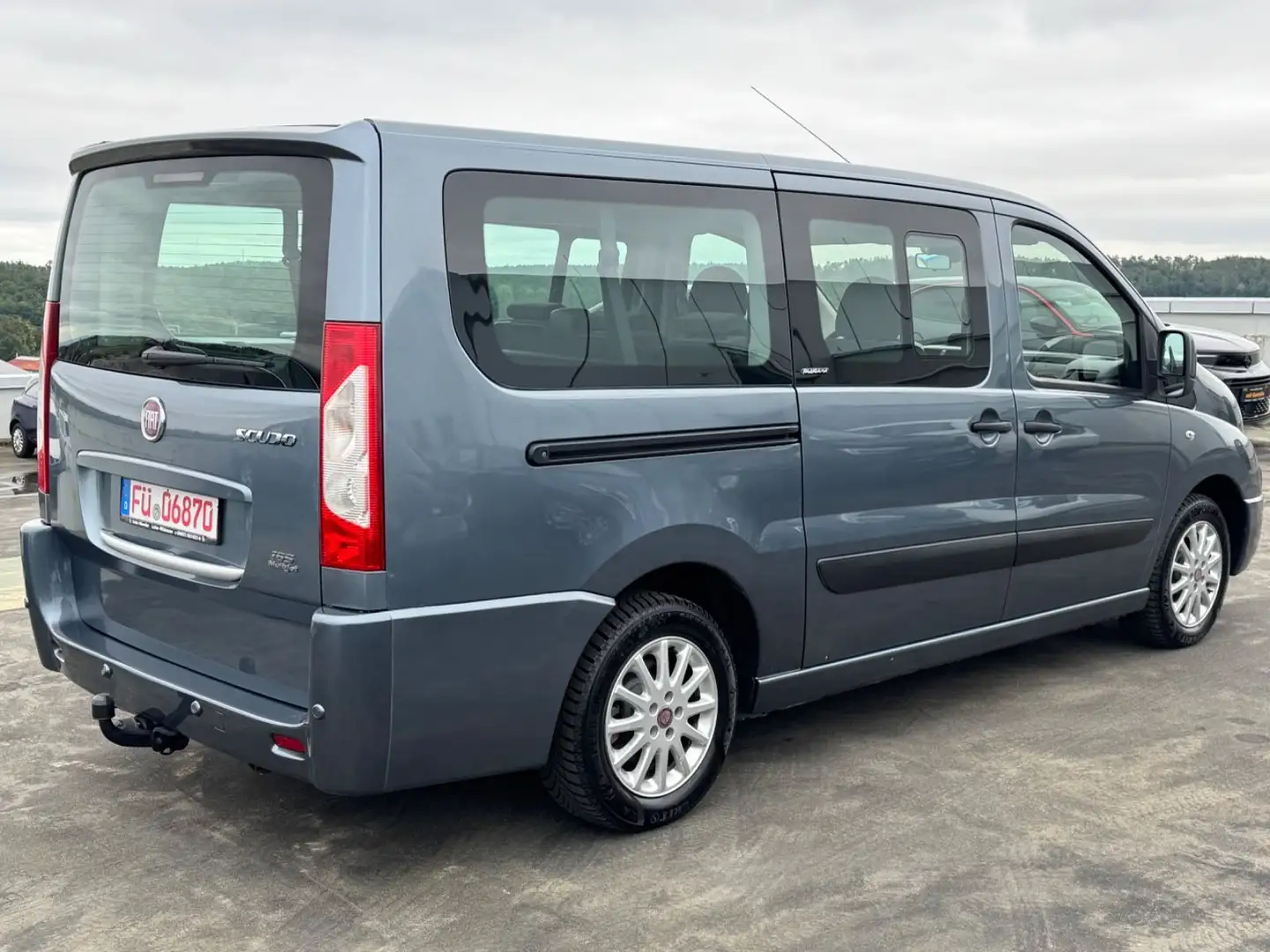 Fiat Scudo Panorama Executive 2.0 2H1 165 Multijet Grau - 2