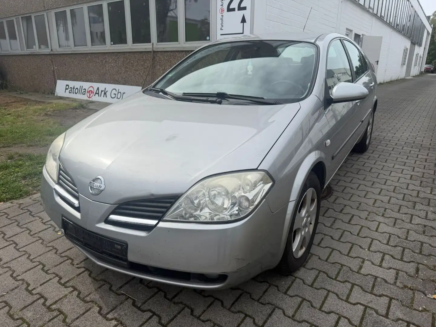 Nissan Primera Lim. Visia Srebrny - 1
