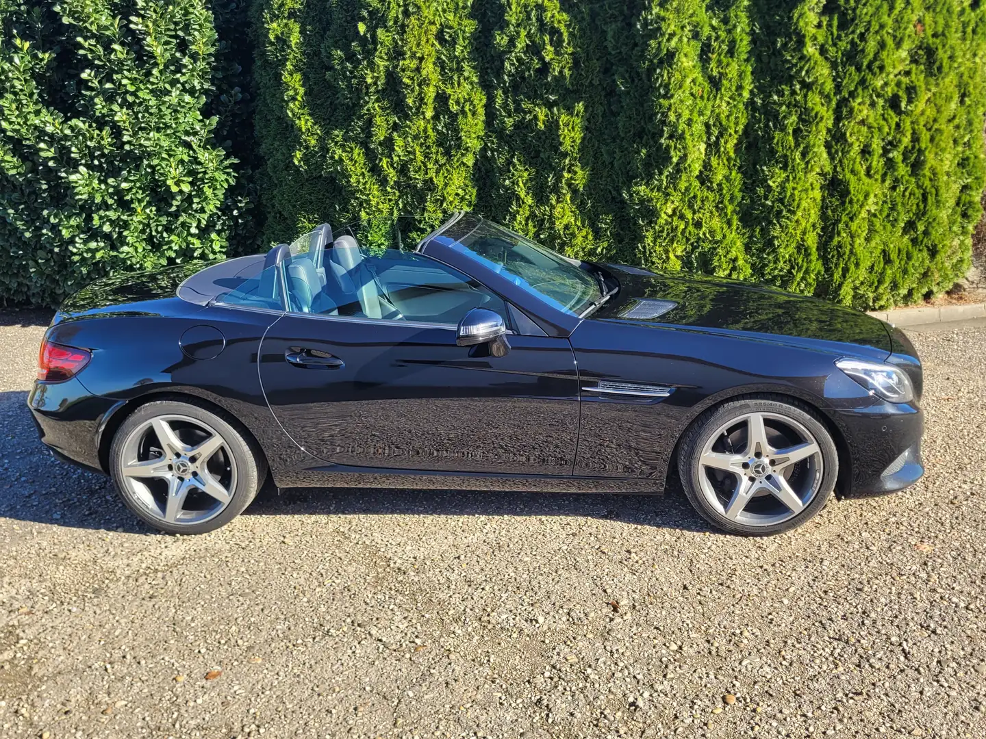 Mercedes-Benz SLC 300 SLC 300 9G-TRONIC Schwarz - 1