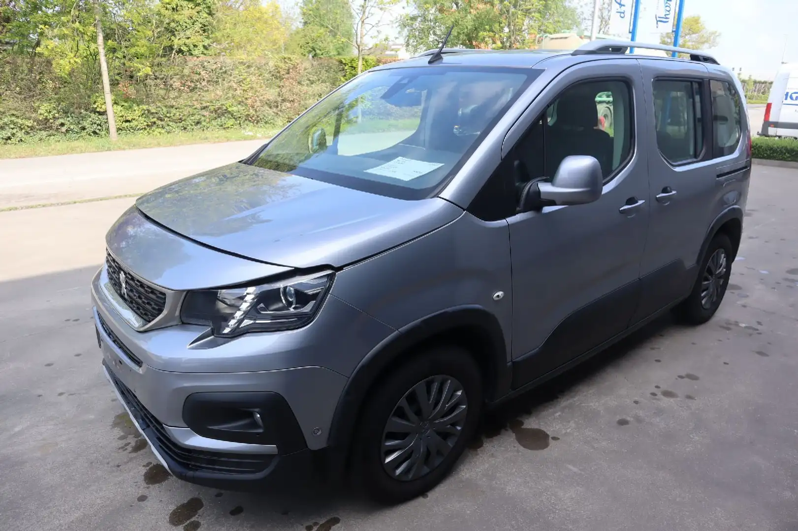 Peugeot Rifter 1.2 Benz Grijs - 1