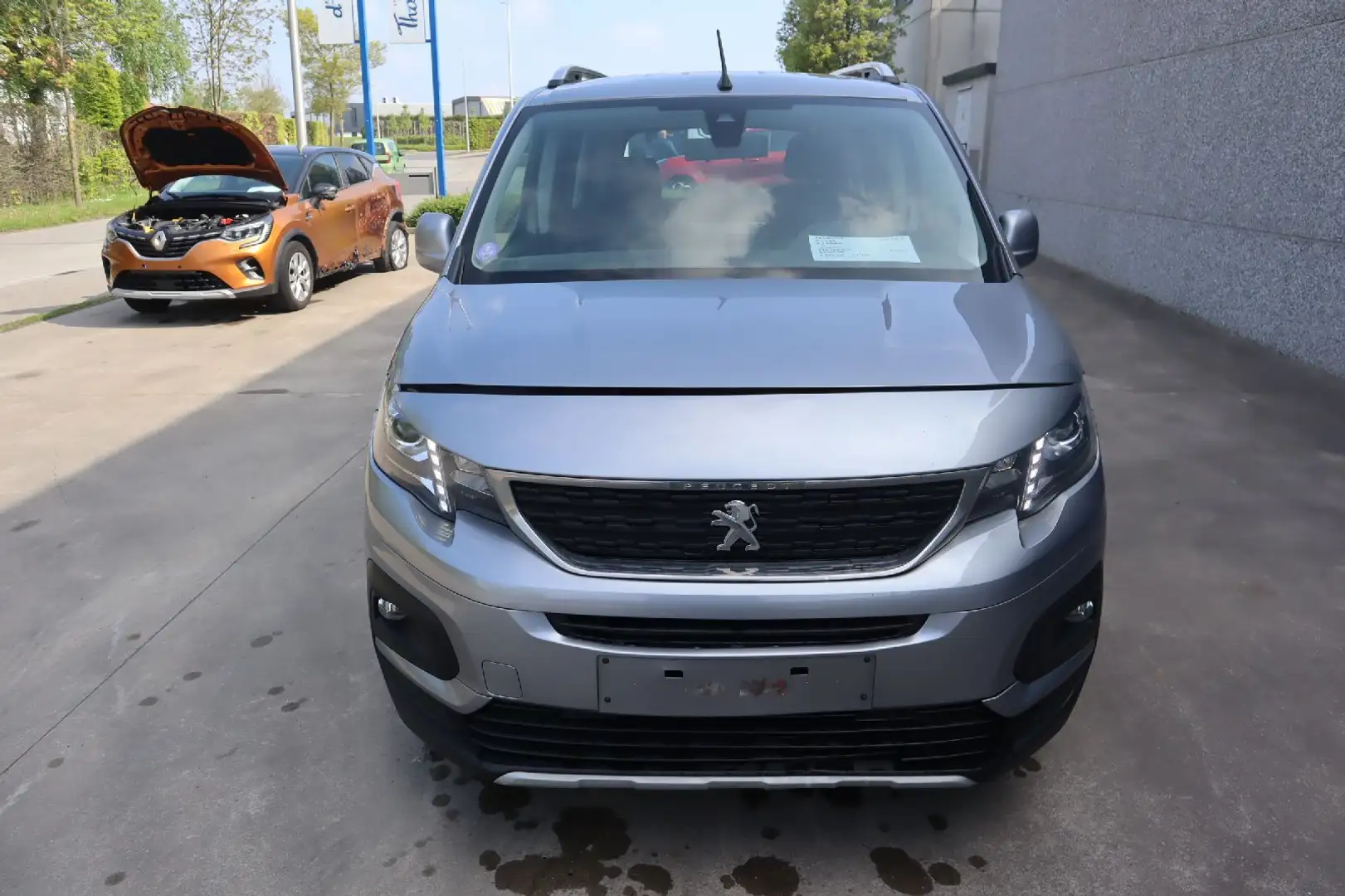Peugeot Rifter 1.2 Benz Grijs - 2