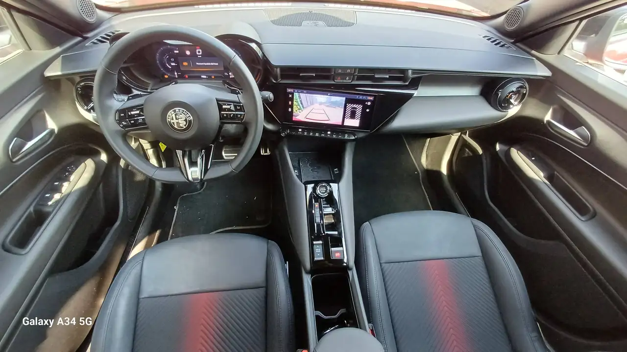 Alfa Romeo Junior 2025