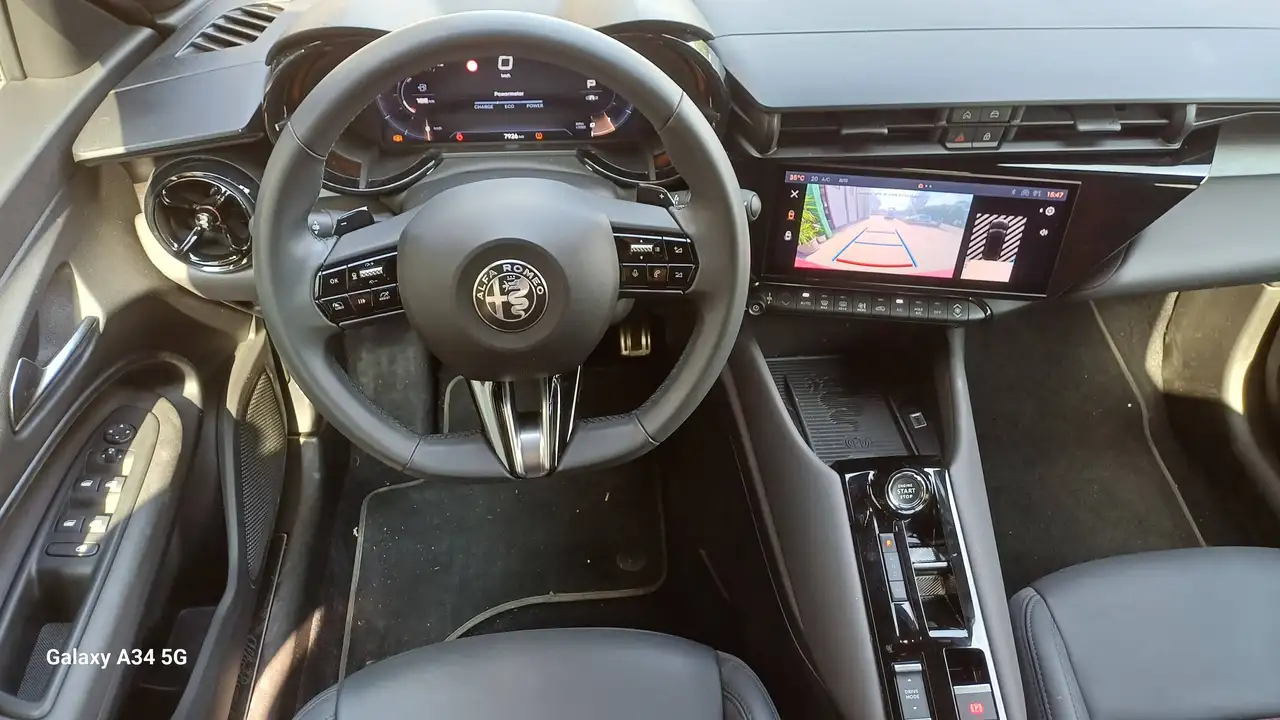 Alfa Romeo Junior 2025