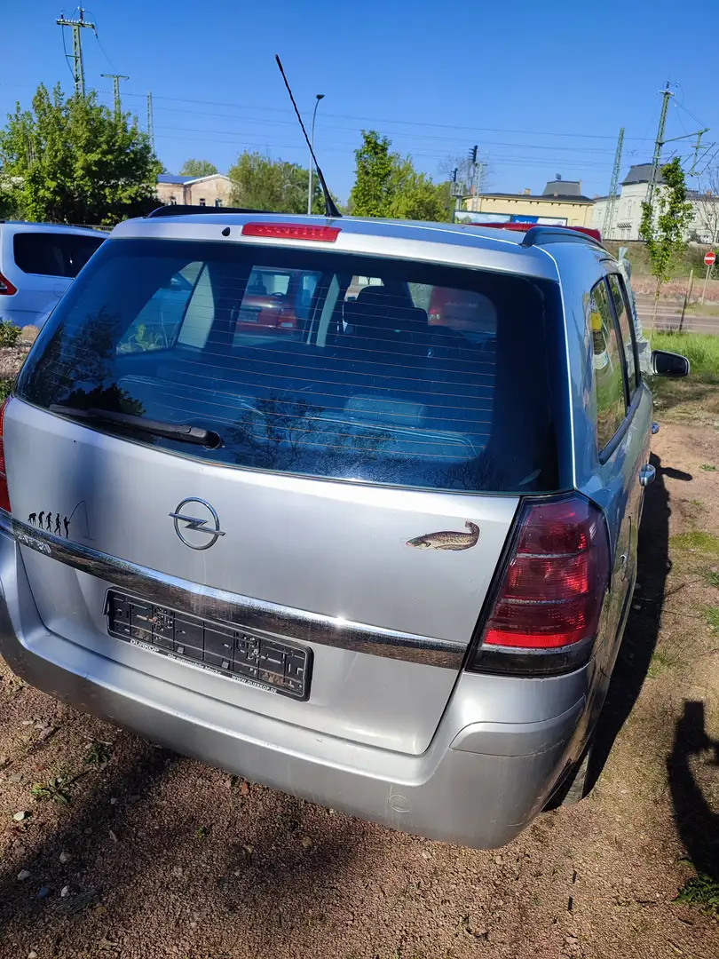 Opel Zafira Edition Grau - 2