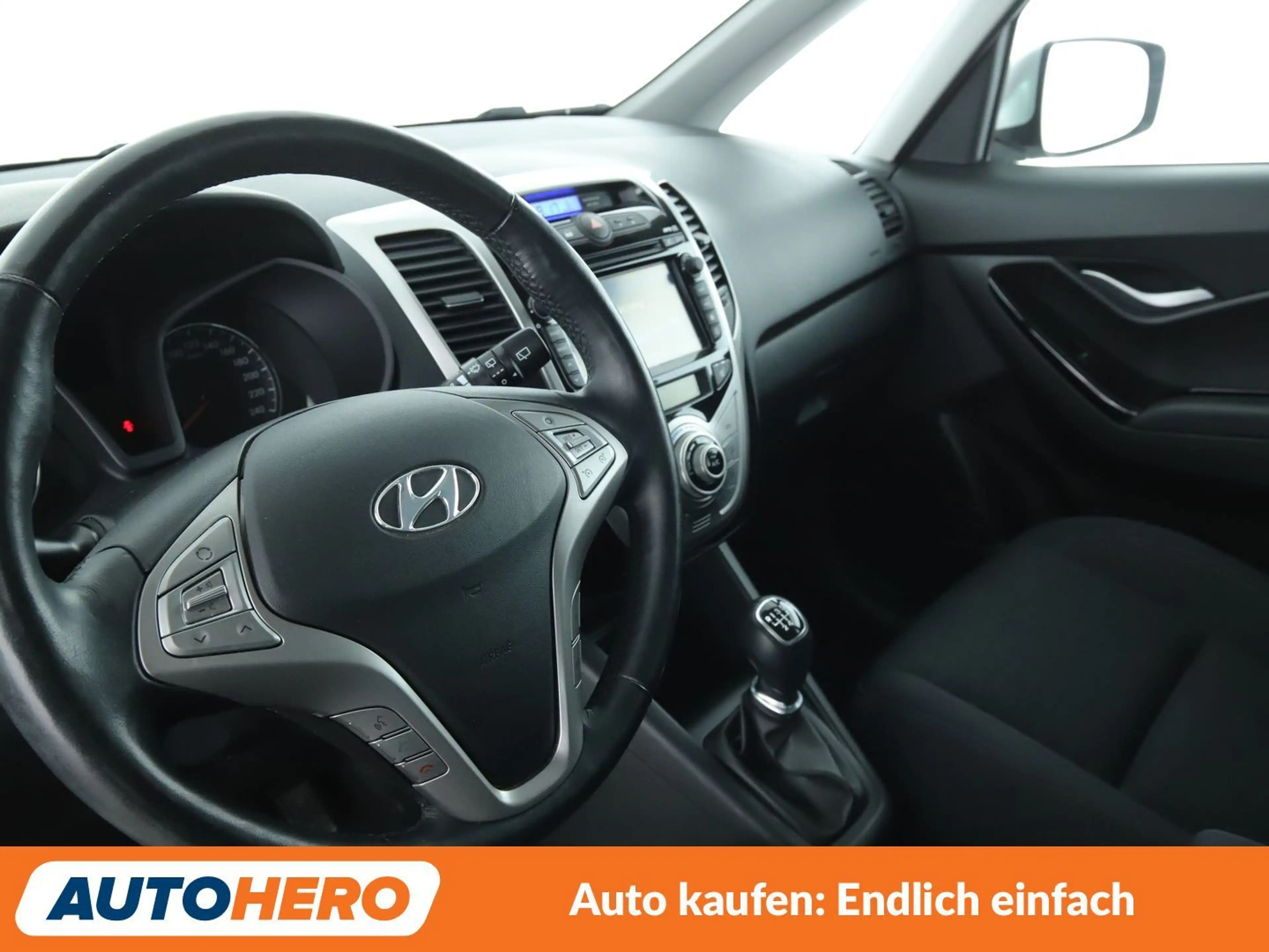 Hyundai iX20 1.4 YES! Blue*NAVI*TEMPO*CAM*PDC*SHZ*ALU* — photo 11