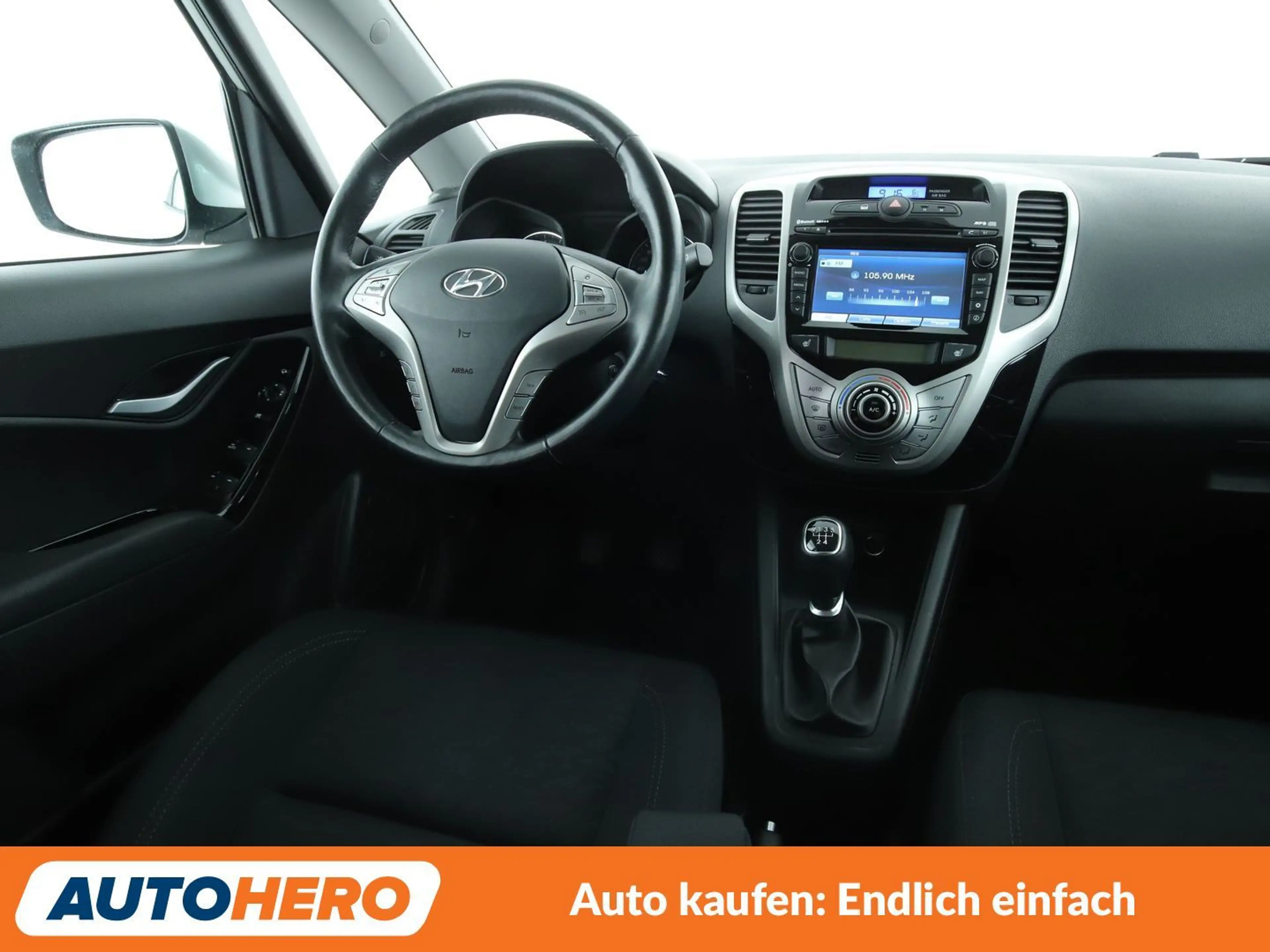 Hyundai iX20 1.4 YES! Blue*NAVI*TEMPO*CAM*PDC*SHZ*ALU* — photo 13