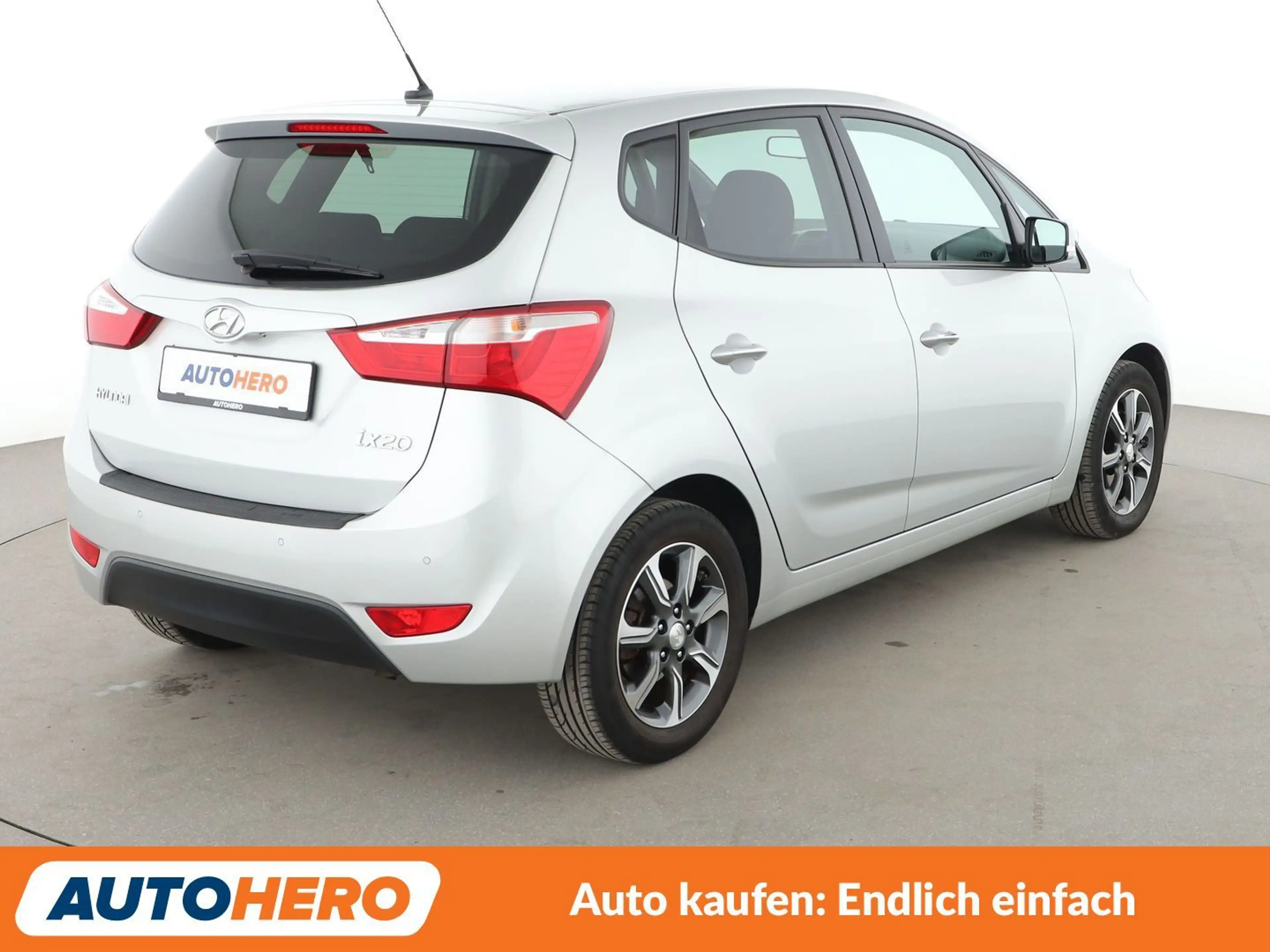Hyundai iX20 1.4 YES! Blue*NAVI*TEMPO*CAM*PDC*SHZ*ALU* — photo 6