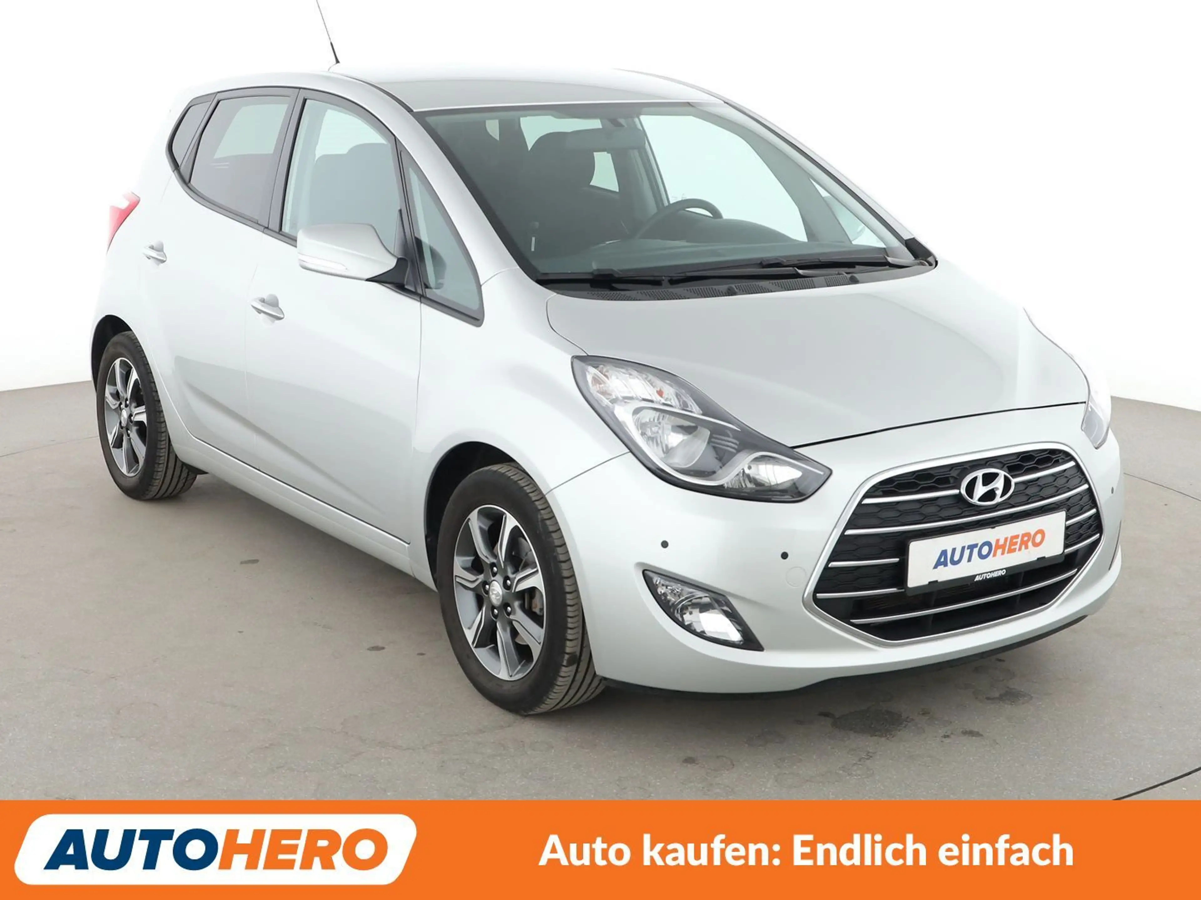 Hyundai iX20 1.4 YES! Blue*NAVI*TEMPO*CAM*PDC*SHZ*ALU* — photo 8