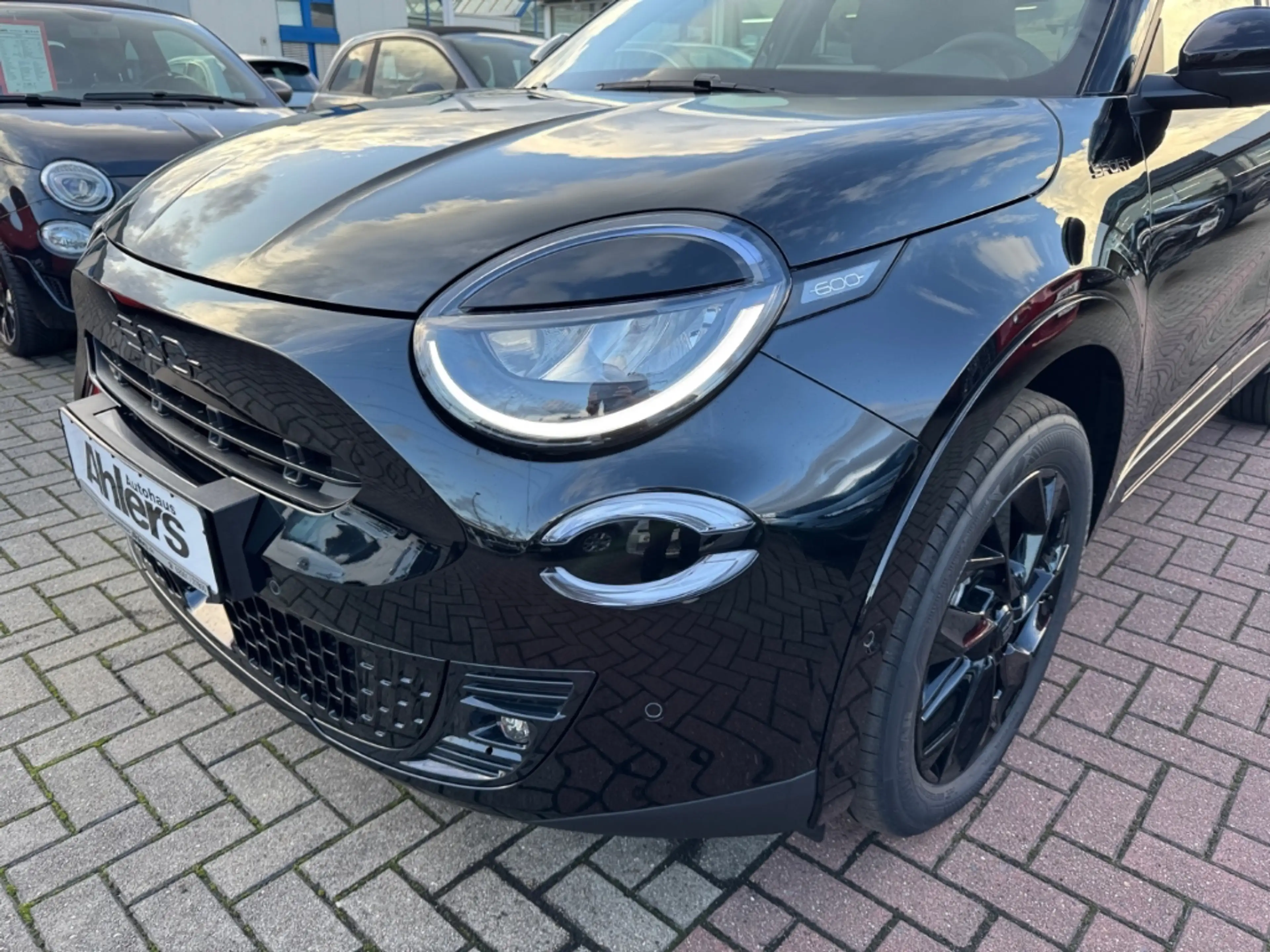 Fiat 600 Sport+AUTOMATIK+ELSITZ+ELHECK+NAVI+KAMERA+CARPLAY+ — photo 12