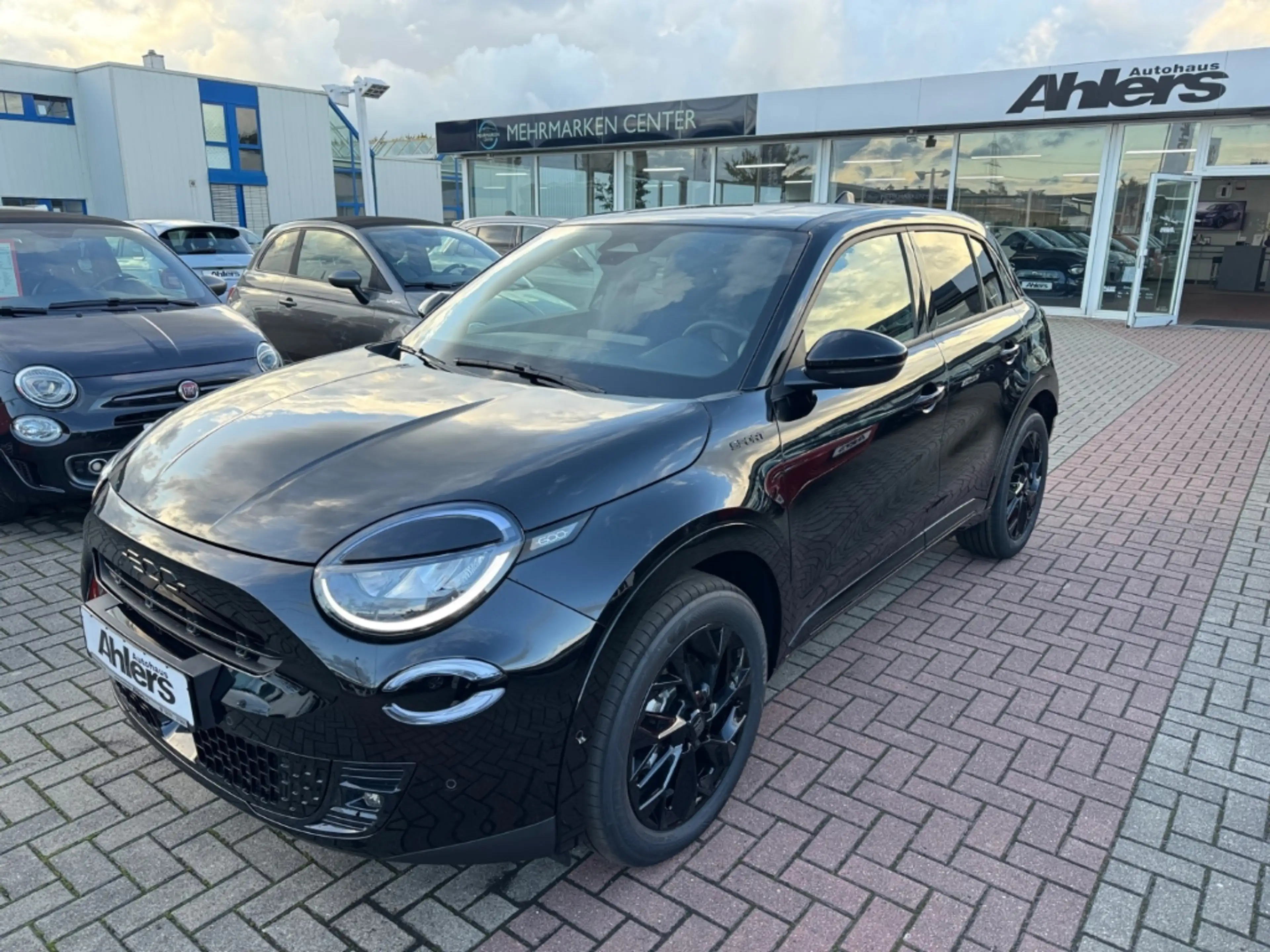 Fiat 600 Sport+AUTOMATIK+ELSITZ+ELHECK+NAVI+KAMERA+CARPLAY+ — photo 3