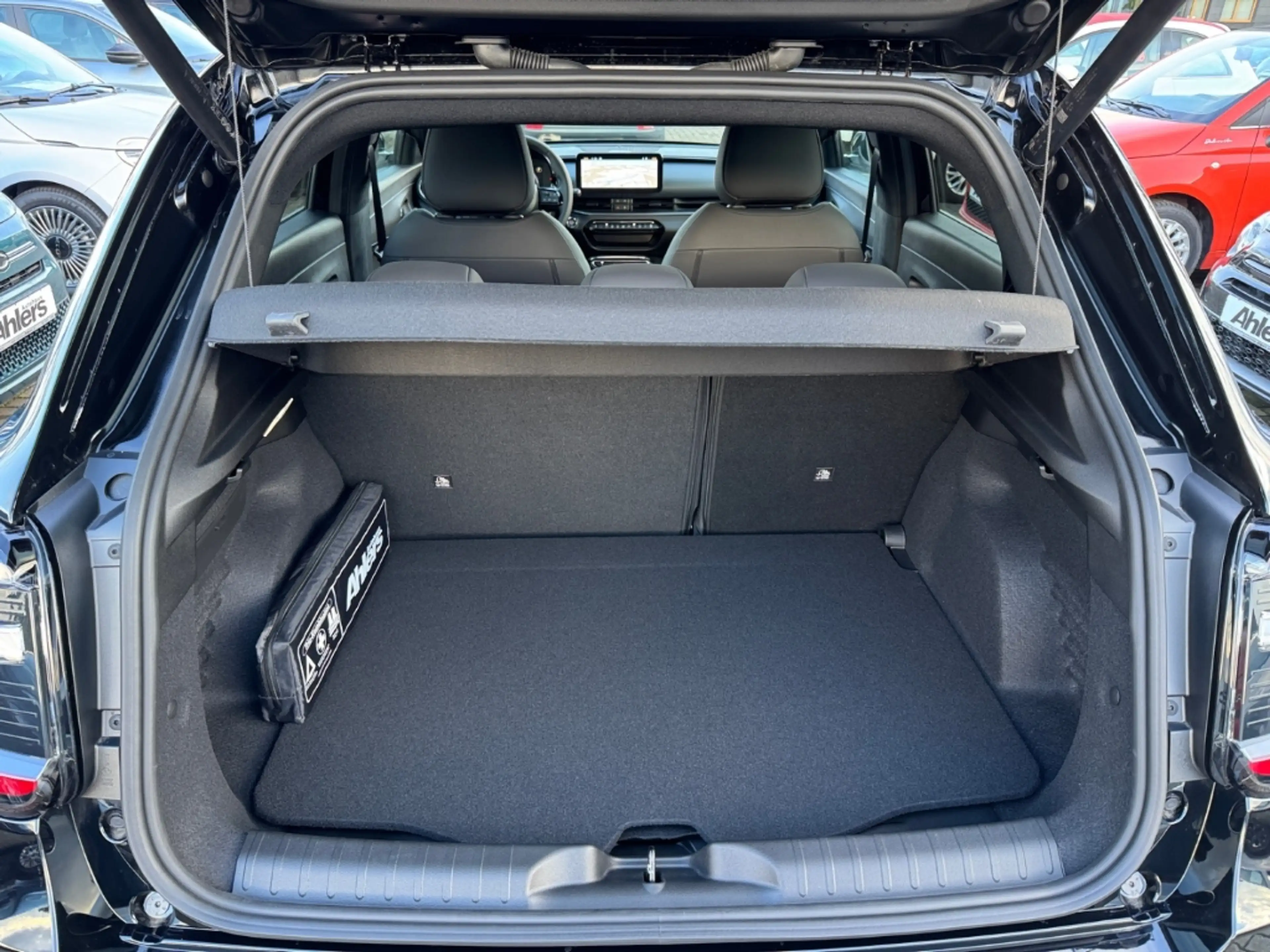 Fiat 600 Sport+AUTOMATIK+ELSITZ+ELHECK+NAVI+KAMERA+CARPLAY+ — photo 7