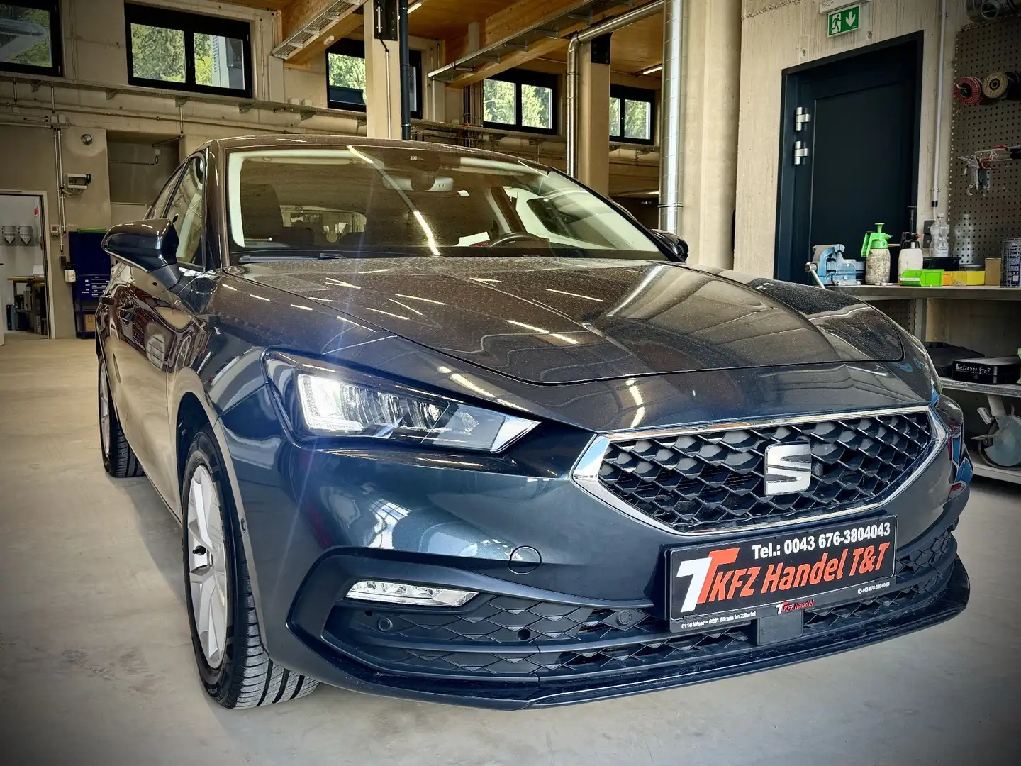 SEAT Leon 1.0 TSI Austria Edition Style OPF Grau - 1