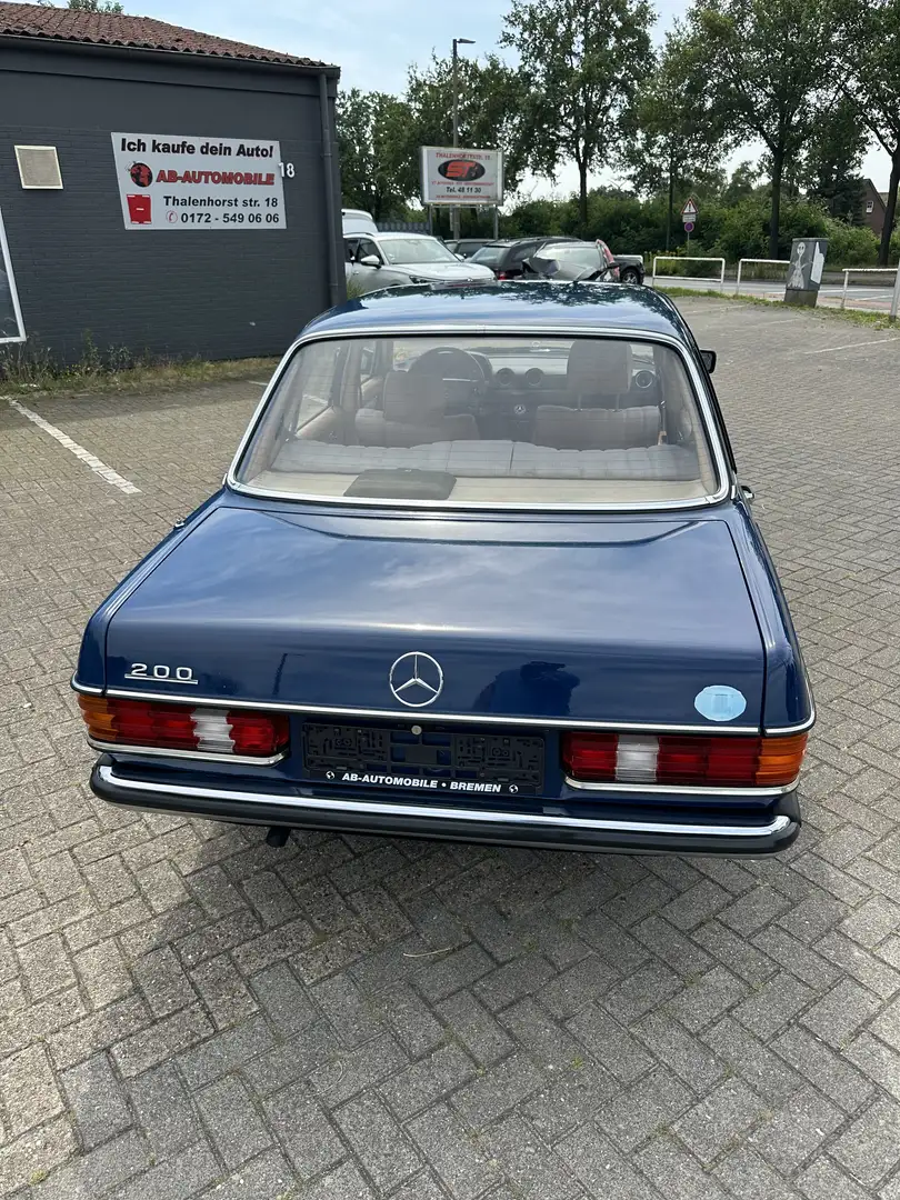 Mercedes-Benz 200 w123 Blue - 2