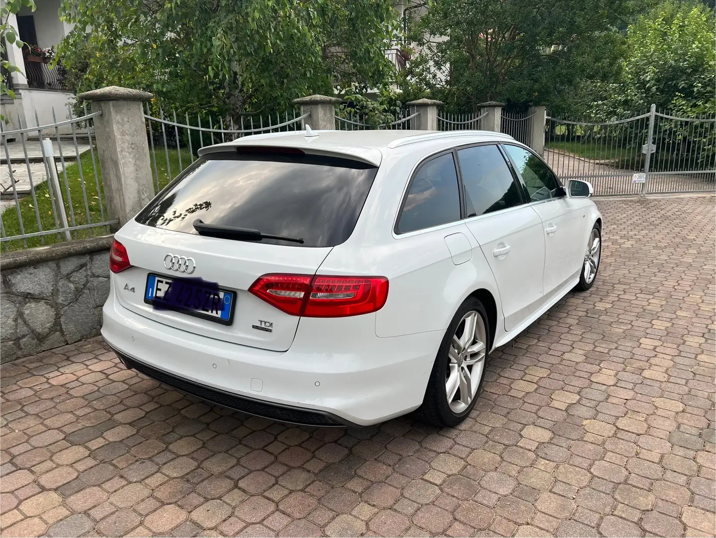 Audi A4 Avant 2.0 TDI DPF clean diesel quattro S tronic li - 1