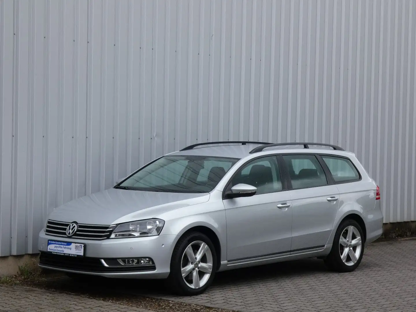 Volkswagen Passat Variant Trendline BlueMotion-Klima-Navi Silber - 2