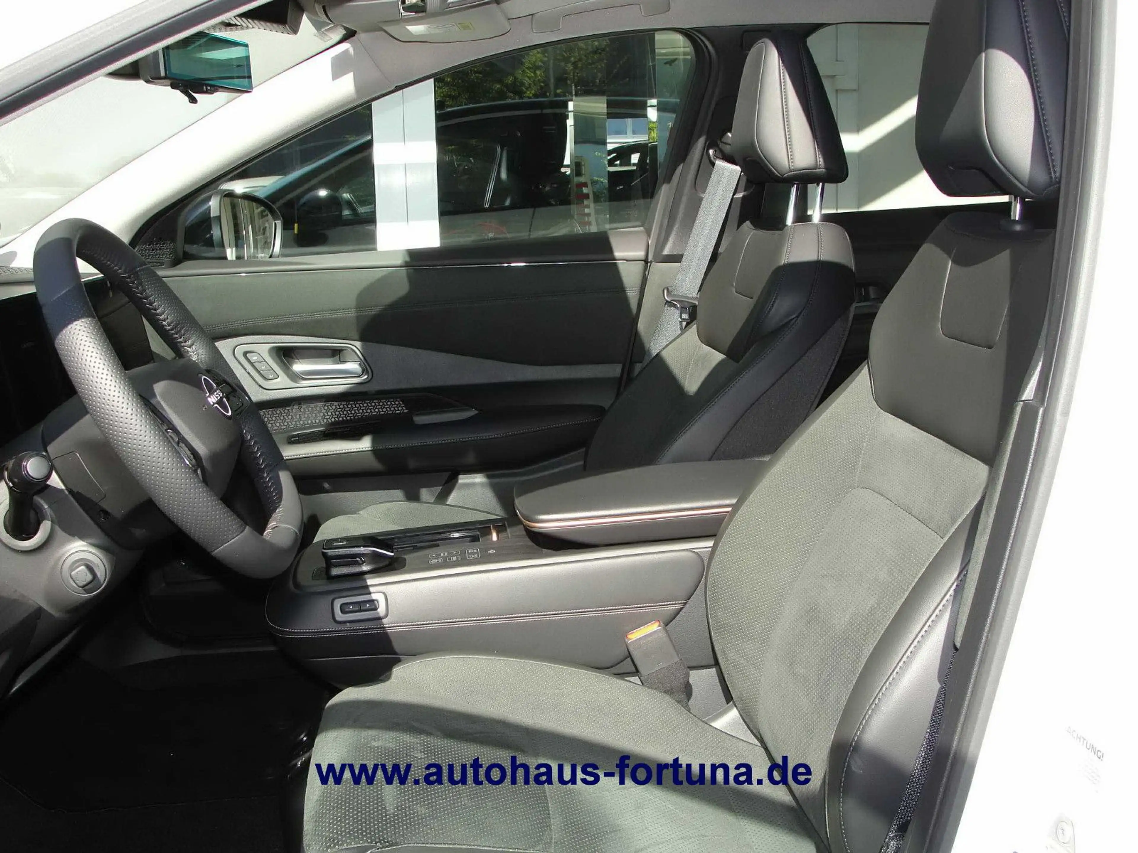 Nissan Ariya Evolve Pack 87 kwh Glasdach 20-Zoll HUD — photo 7