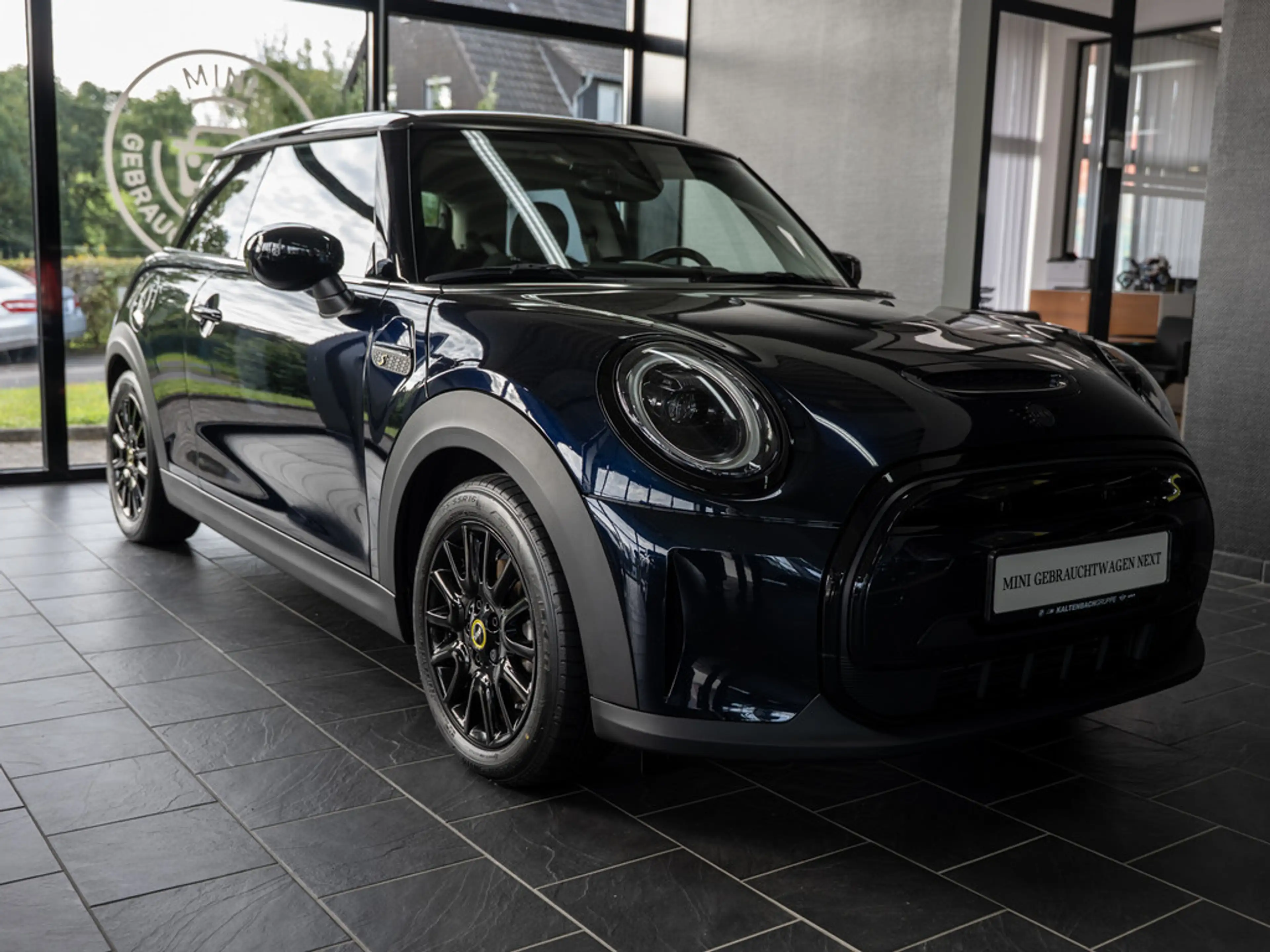 MINI Cooper SE Classic Trim FACEL. LED SHZ PDC — photo 4