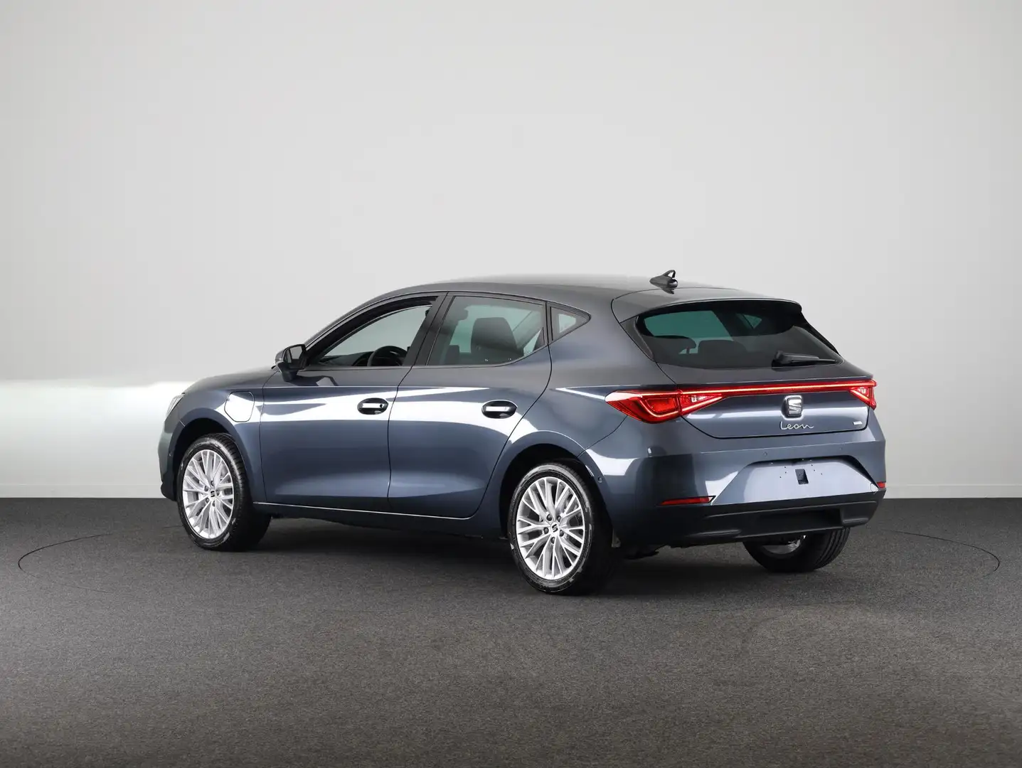 SEAT Leon Style Business Intense PHEV 1.5 TSI 204 pk 6 versn - 2