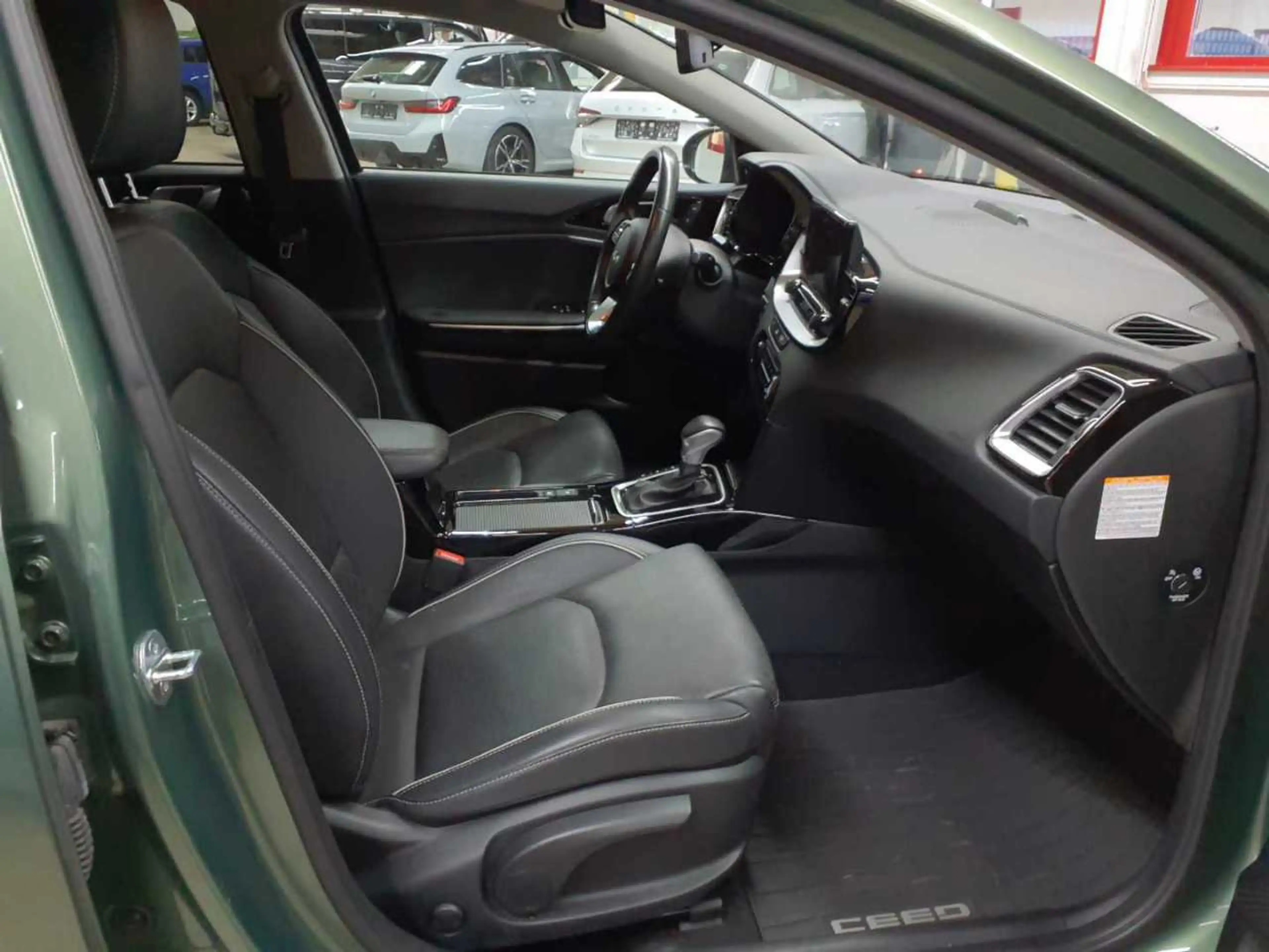 Kia Ceed / cee'd Ceed SW 1.6 GDI Plug-in-Hybrid Platinum — photo 8