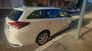 Auris Touring Sports 1.8h Active cvt