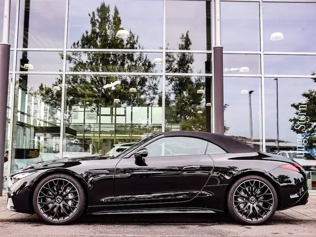 Mercedes-Benz SL view 2