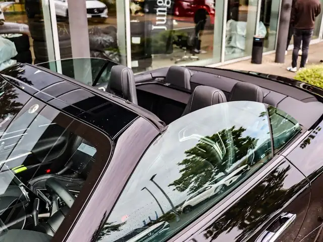 Mercedes-Benz SL view 23