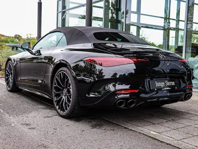 Mercedes-Benz SL view 3
