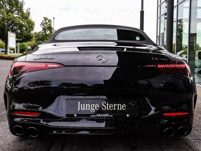 Mercedes-Benz SL view 4